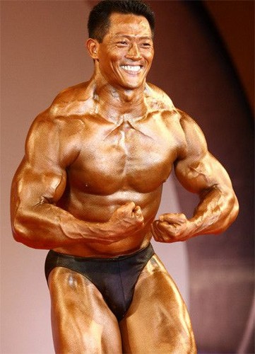 Nh&igrave;n bức ảnh n&agrave;y mới hiểu v&igrave; sao c&oacute; c&acirc;u "đẹp như L&yacute; Đức", "khoẻ như L&yacute; Đức" - Ảnh 3.