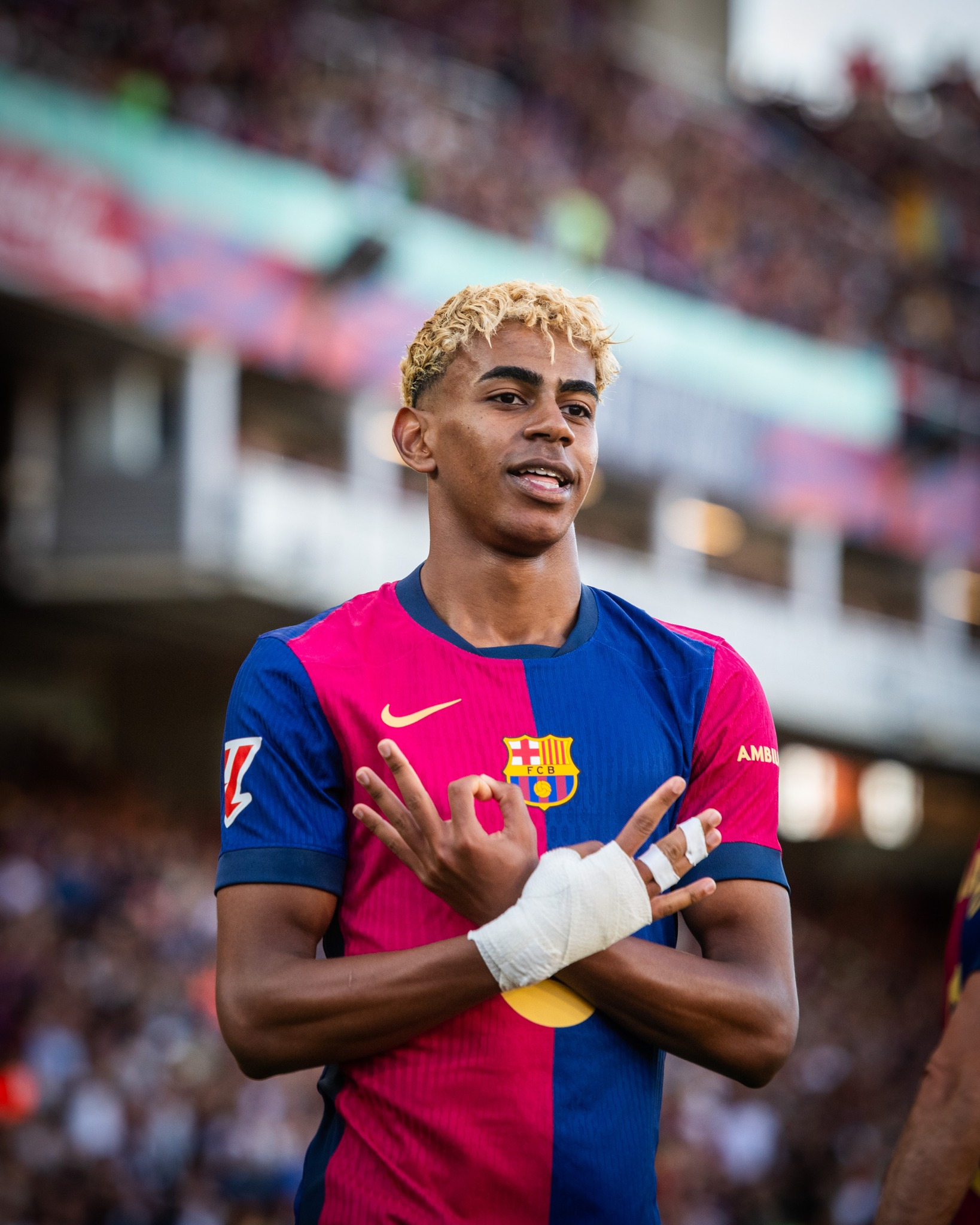 Nhìn lại 2025 toàn drama bủa vây của "thần đồng" Lamine Yamal - Ảnh 1.