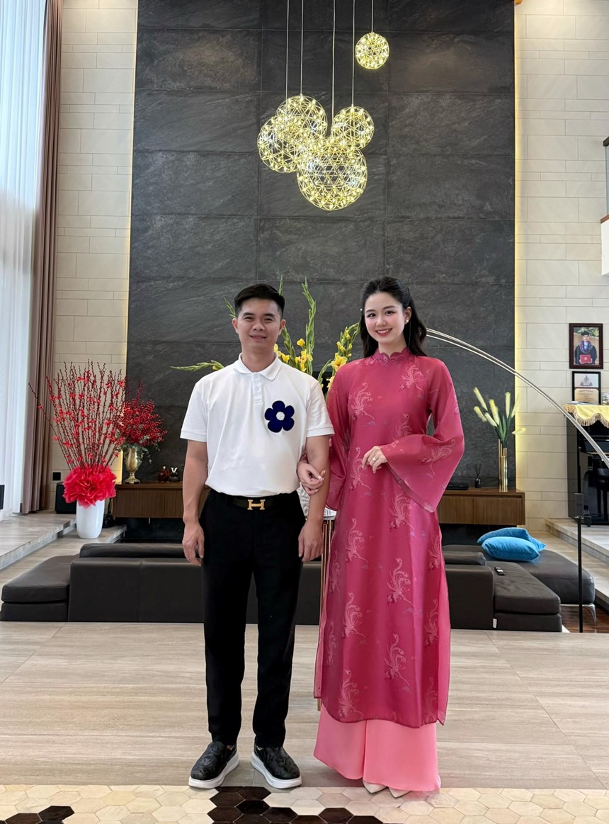 B&aacute;n sầu ri&ecirc;ng c&oacute; thiếu gia b&aacute;n v&agrave;ng v&agrave;o "cua": Mỹ nh&acirc;n H&agrave; Nội cưới "cả nước" xem, giờ mở mắt l&agrave; thấy v&agrave;ng - Ảnh 12.