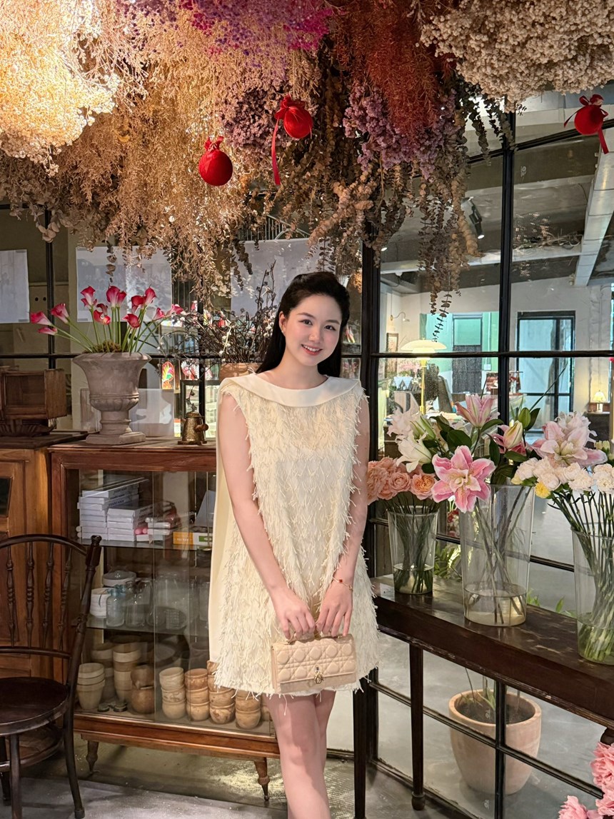 B&aacute;n sầu ri&ecirc;ng c&oacute; thiếu gia b&aacute;n v&agrave;ng v&agrave;o "cua": Mỹ nh&acirc;n H&agrave; Nội cưới "cả nước" xem, giờ mở mắt l&agrave; thấy v&agrave;ng - Ảnh 11.