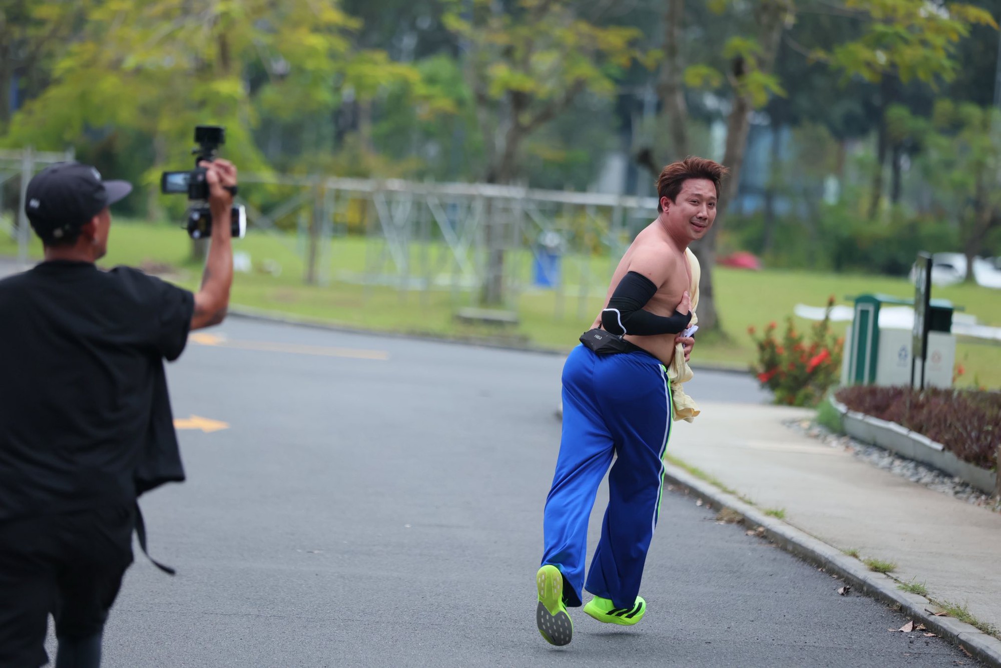 Chỉ có em gái mới giữ thể diện cho Trấn Thành- Ảnh 3.