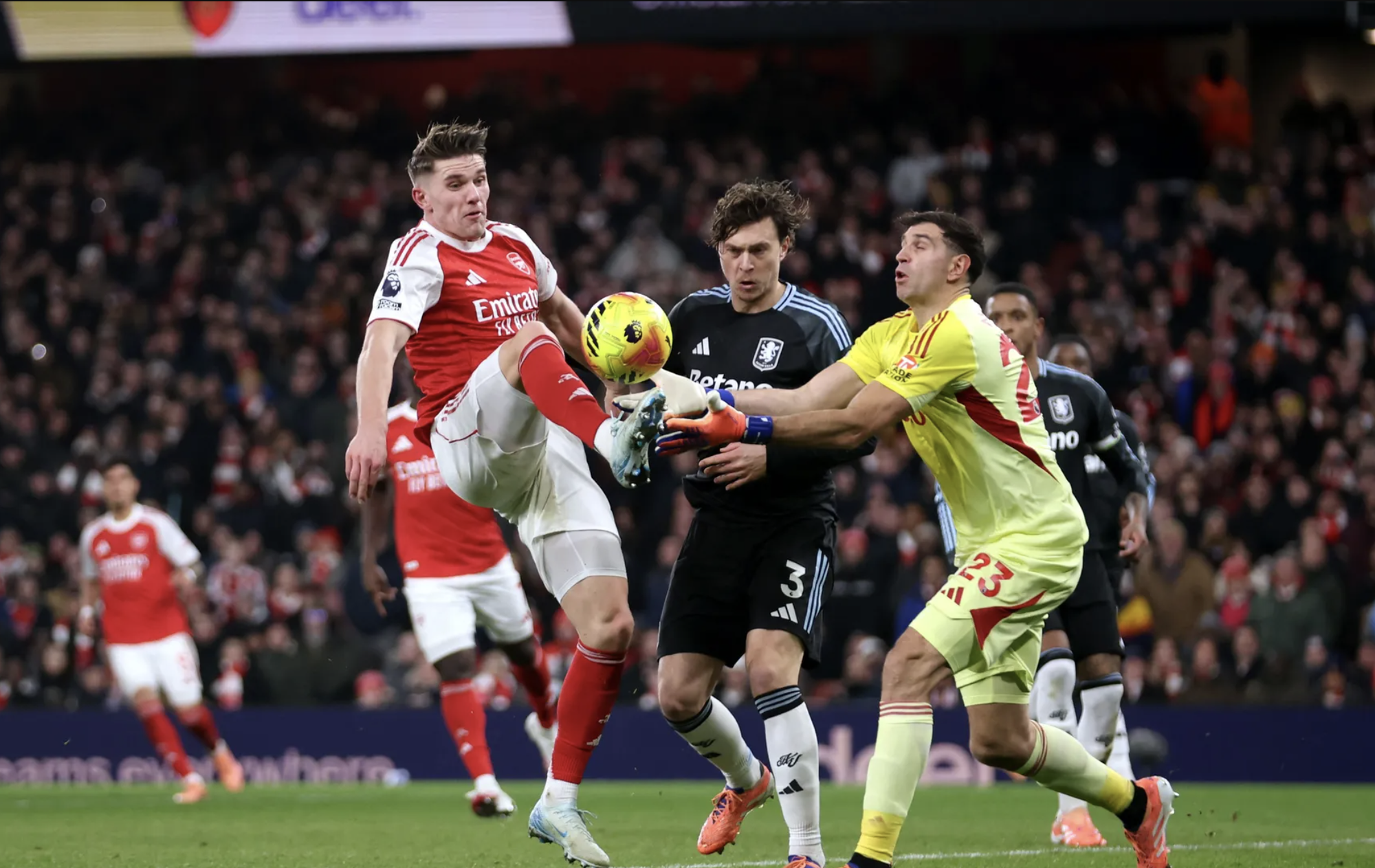 Arsenal dội "mưa b&agrave;n thắng" trước Aston Villa, v&ocirc; địch lượt đi Ngoại hạng - Ảnh 8.