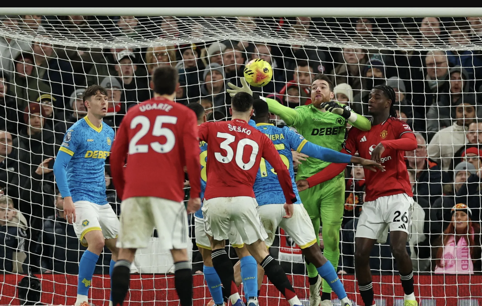 Man United lại đ&aacute;nh rơi chiến thắng tại Old Trafford - Ảnh 5.