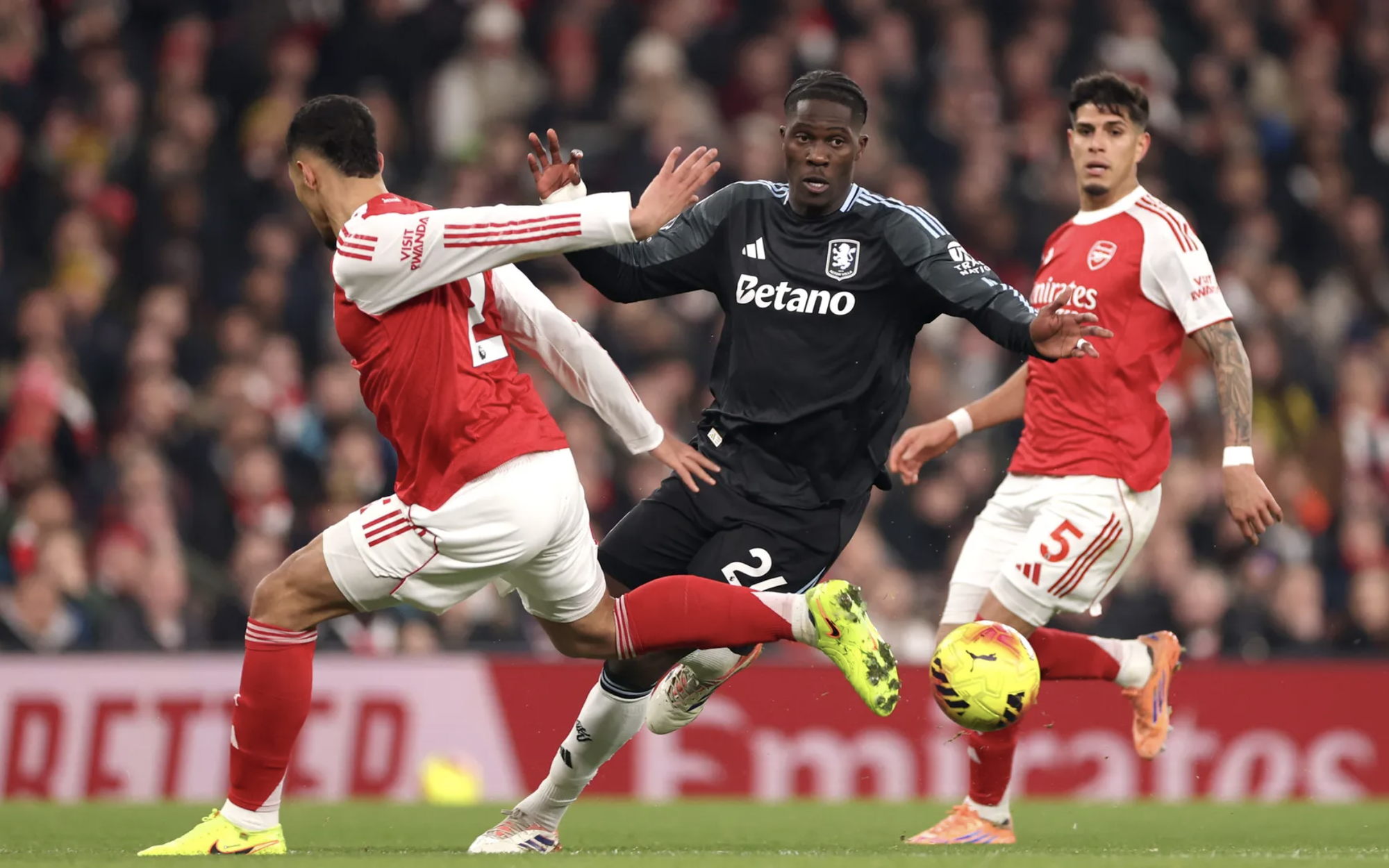 Arsenal dội "mưa b&agrave;n thắng" trước Aston Villa, v&ocirc; địch lượt đi Ngoại hạng - Ảnh 1.