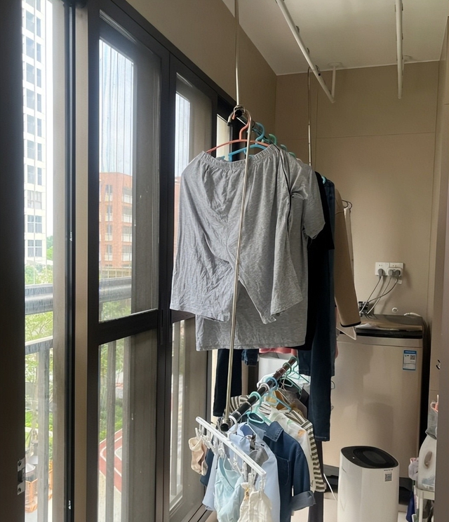 1 người phơi quần áo, cả nhà lần lượt đổ bệnh vì cách làm RẤT SAI- Ảnh 3. 1 người phơi quần áo, cả nhà lần lượt đổ bệnh vì cách làm RẤT SAI- Ảnh 3.