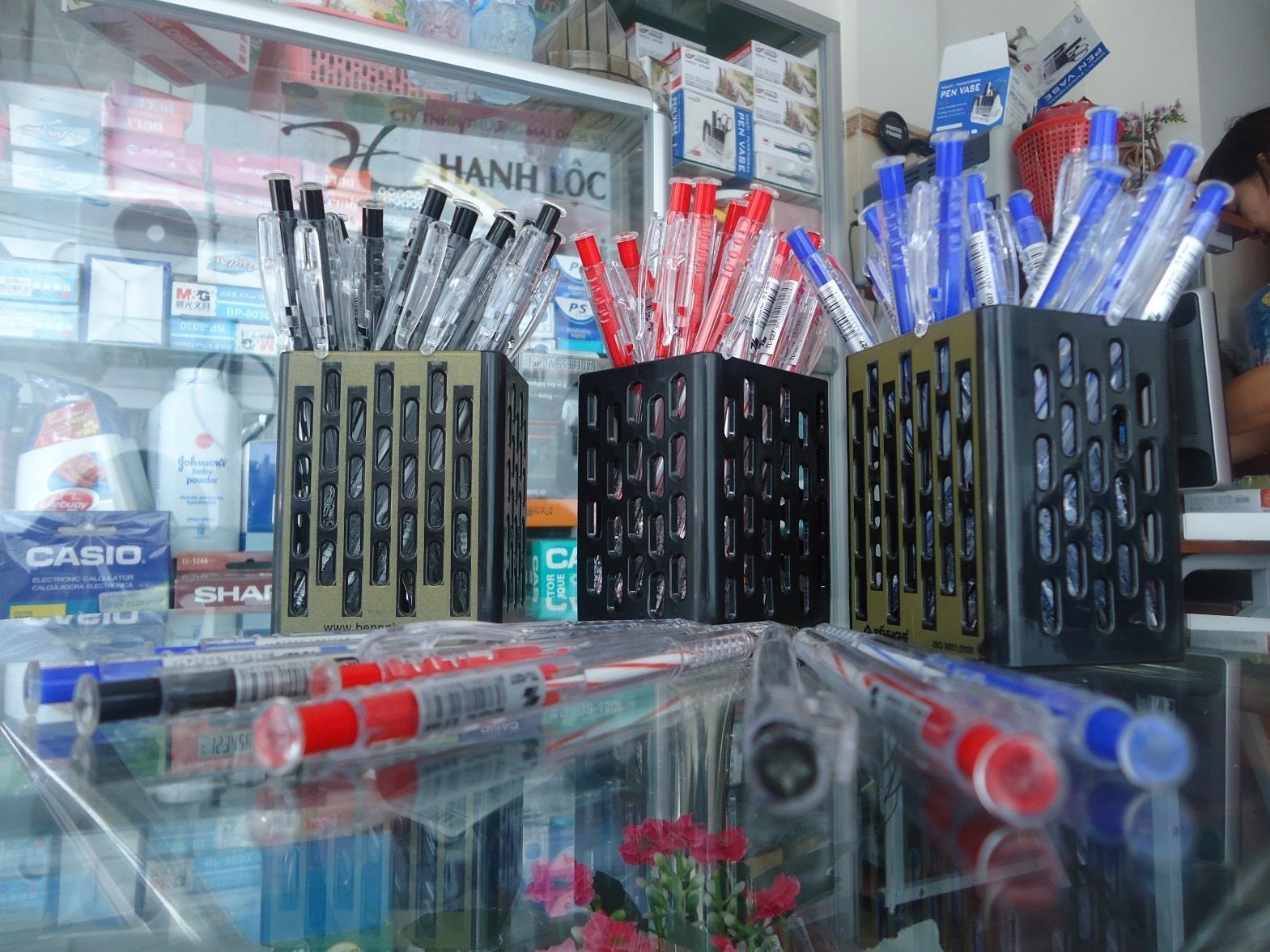 B&aacute;n "b&uacute;t bi quốc d&acirc;n", một doanh nghiệp Việt thu gần 12 tỷ đồng mỗi ng&agrave;y - Ảnh 1.