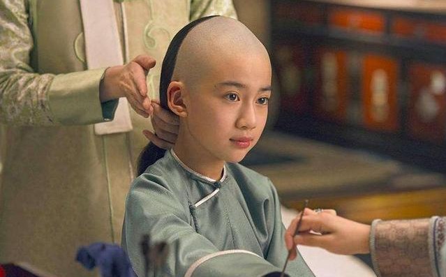 Phi tần đặc biệt của Càn Long: Chưa từng bước vào hậu cung, vẫn được phong tước vị chỉ đứng sau hoàng hậu - Ảnh 2.