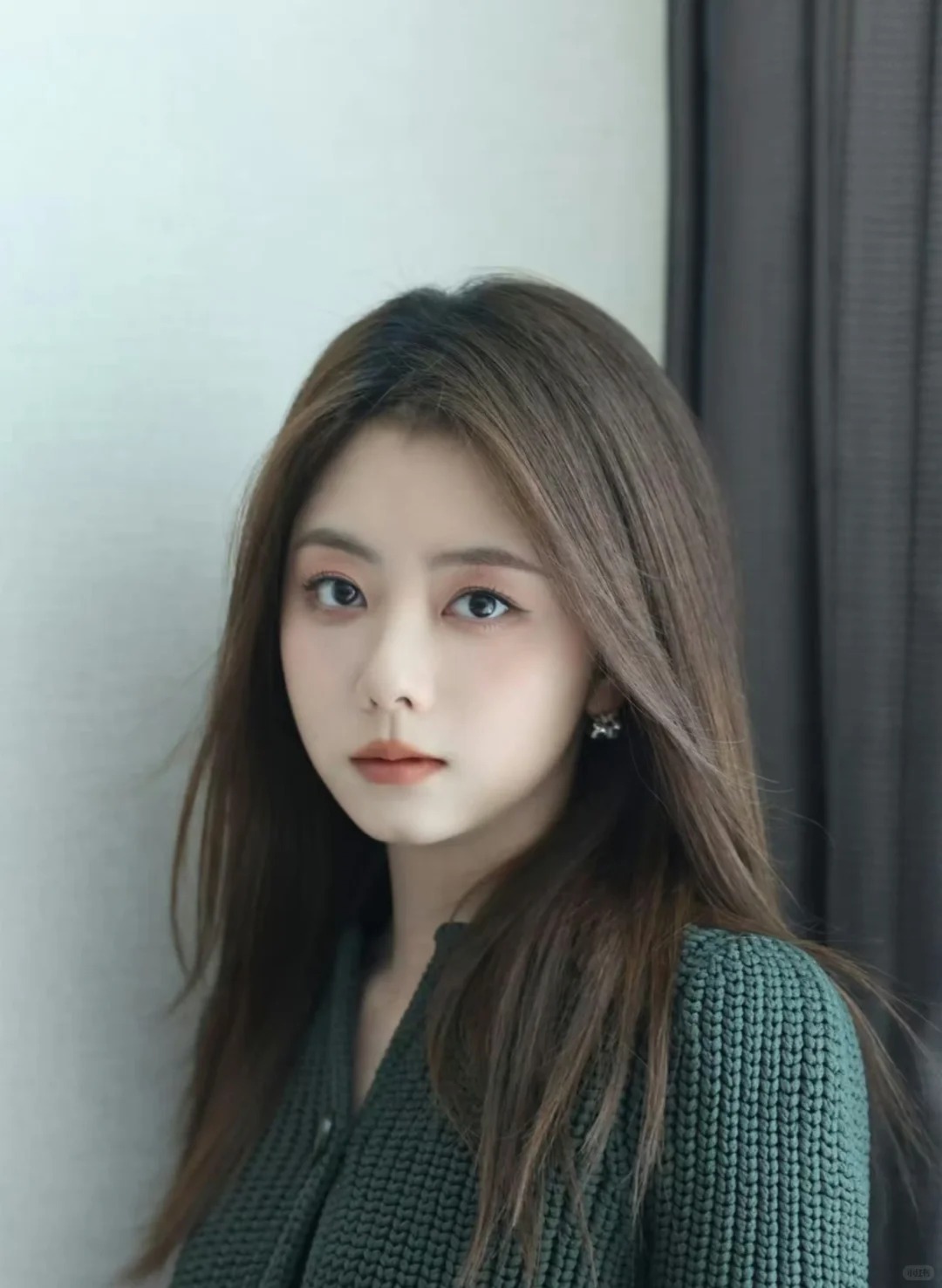 Soi tướng mặt Đàm Tùng Vận: Không cằm V-line vẫn là "nữ thần thanh xuân", sở hữu nét "hút lộc" nhiều phụ nữ ao ước - Ảnh 12. Soi tướng mặt Đàm Tùng Vận: Không cằm V-line vẫn là "nữ thần thanh xuân", sở hữu nét "hút lộc" nhiều phụ nữ ao ước - Ảnh 12.