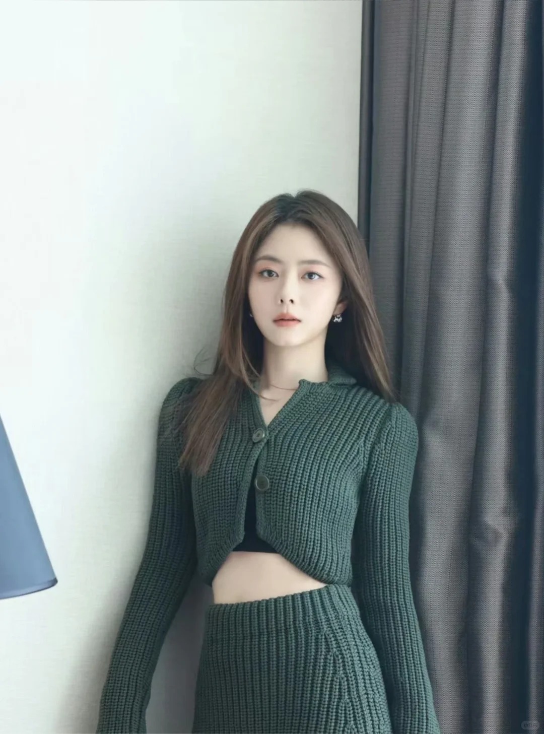 Soi tướng mặt Đàm Tùng Vận: Không cằm V-line vẫn là "nữ thần thanh xuân", sở hữu nét "hút lộc" nhiều phụ nữ ao ước - Ảnh 11. Soi tướng mặt Đàm Tùng Vận: Không cằm V-line vẫn là "nữ thần thanh xuân", sở hữu nét "hút lộc" nhiều phụ nữ ao ước - Ảnh 11.