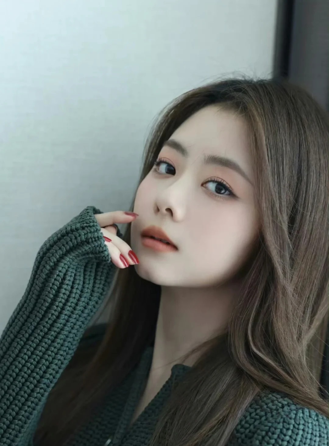 Soi tướng mặt Đàm Tùng Vận: Không cằm V-line vẫn là "nữ thần thanh xuân", sở hữu nét "hút lộc" nhiều phụ nữ ao ước - Ảnh 8. Soi tướng mặt Đàm Tùng Vận: Không cằm V-line vẫn là "nữ thần thanh xuân", sở hữu nét "hút lộc" nhiều phụ nữ ao ước - Ảnh 8.