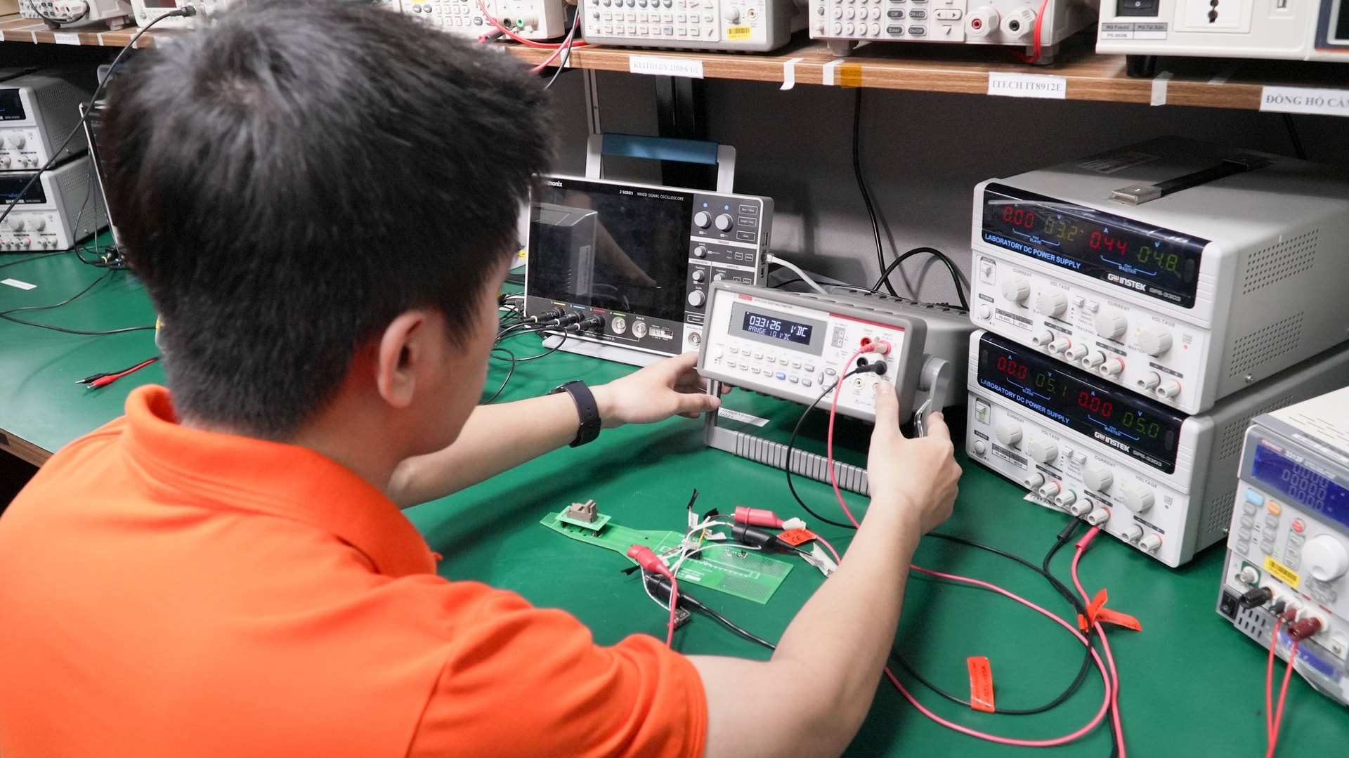 N&oacute;ng: Việt Nam đ&atilde; c&oacute; l&ocirc; chip nguồn xuất khẩu sang thị trường Nhật Bản - Ảnh 1.