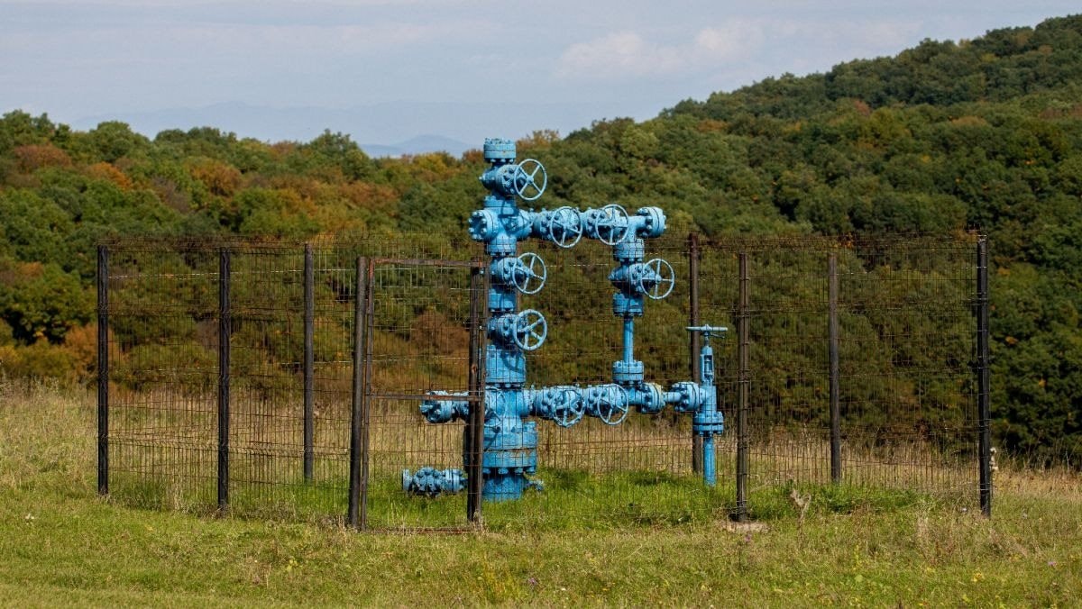 Ngừng mua kh&iacute; đốt Nga đầu ti&ecirc;n tại ch&acirc;u &Acirc;u, quốc gia EU vừa k&yacute; một thỏa thuận mới với Gazprom, tổng thống tuy&ecirc;n bố miễn c&oacute; lợi th&igrave; tiếp tục l&agrave;m - Ảnh 1.