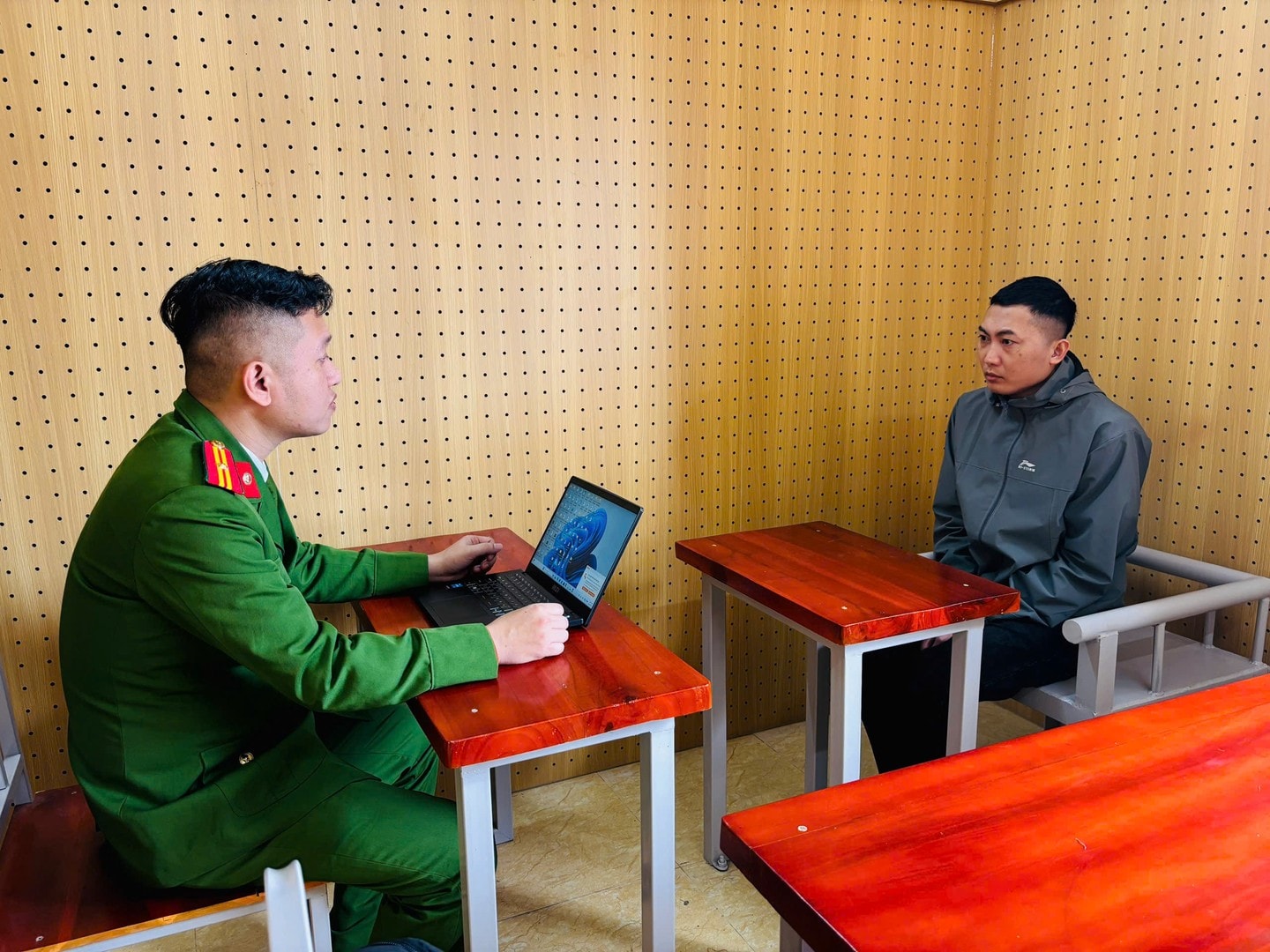 Đường dây lừa đảo xuyên quốc gia chiếm đoạt 120 tỷ đồng: Hành vi tinh vi và thủ đoạn tinh vi - Ảnh 1. Đường dây lừa đảo xuyên quốc gia chiếm đoạt 120 tỷ đồng: Hành vi tinh vi và thủ đoạn tinh vi - Ảnh 1.