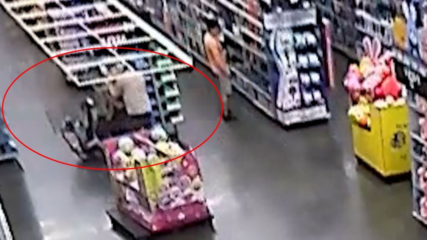 47 ngày ngồi tù oan vì hành động giúp đỡ trẻ em trong siêu thị - Ảnh 2. 47 ngày ngồi tù oan vì hành động giúp đỡ trẻ em trong siêu thị - Ảnh 2.