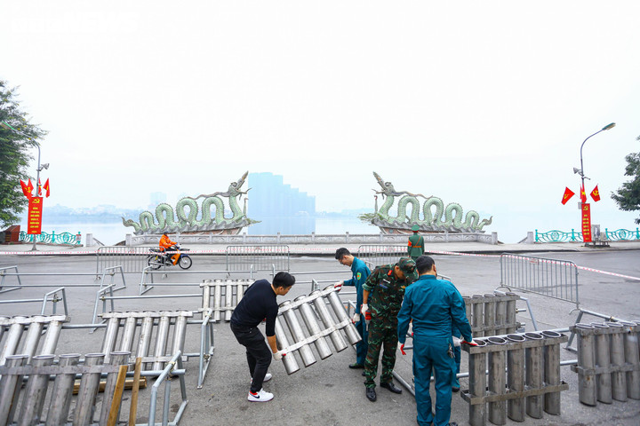 Ph&aacute;o hoa H&agrave; Nội ch&agrave;o đ&oacute;n năm mới 2026: Sẵn s&agrave;ng cho m&agrave;n tr&igrave;nh diễn rực rỡ - Ảnh 13.