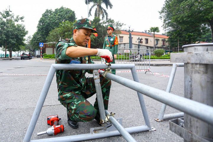 Ph&aacute;o hoa H&agrave; Nội ch&agrave;o đ&oacute;n năm mới 2026: Sẵn s&agrave;ng cho m&agrave;n tr&igrave;nh diễn rực rỡ - Ảnh 8.