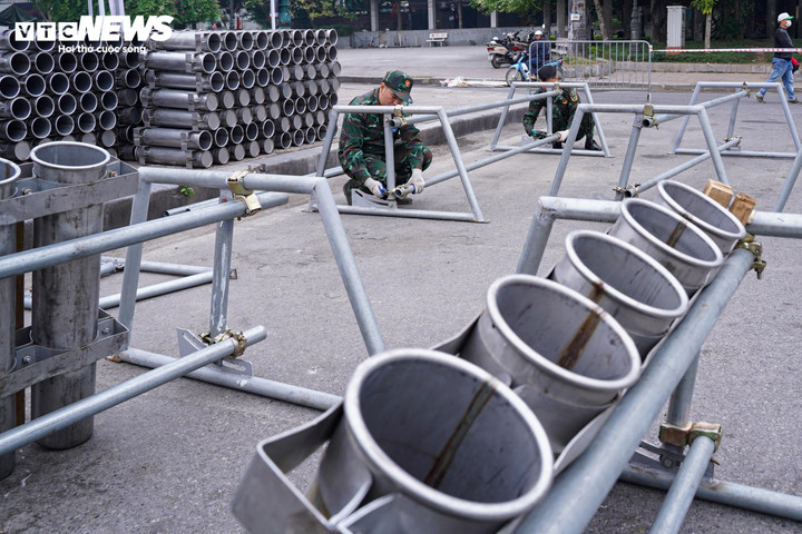 Ph&aacute;o hoa H&agrave; Nội ch&agrave;o đ&oacute;n năm mới 2026: Sẵn s&agrave;ng cho m&agrave;n tr&igrave;nh diễn rực rỡ - Ảnh 9.