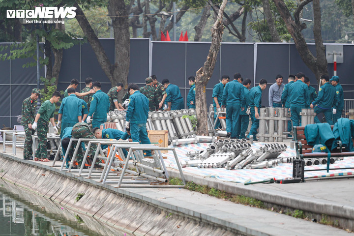 Ph&aacute;o hoa H&agrave; Nội ch&agrave;o đ&oacute;n năm mới 2026: Sẵn s&agrave;ng cho m&agrave;n tr&igrave;nh diễn rực rỡ - Ảnh 4.