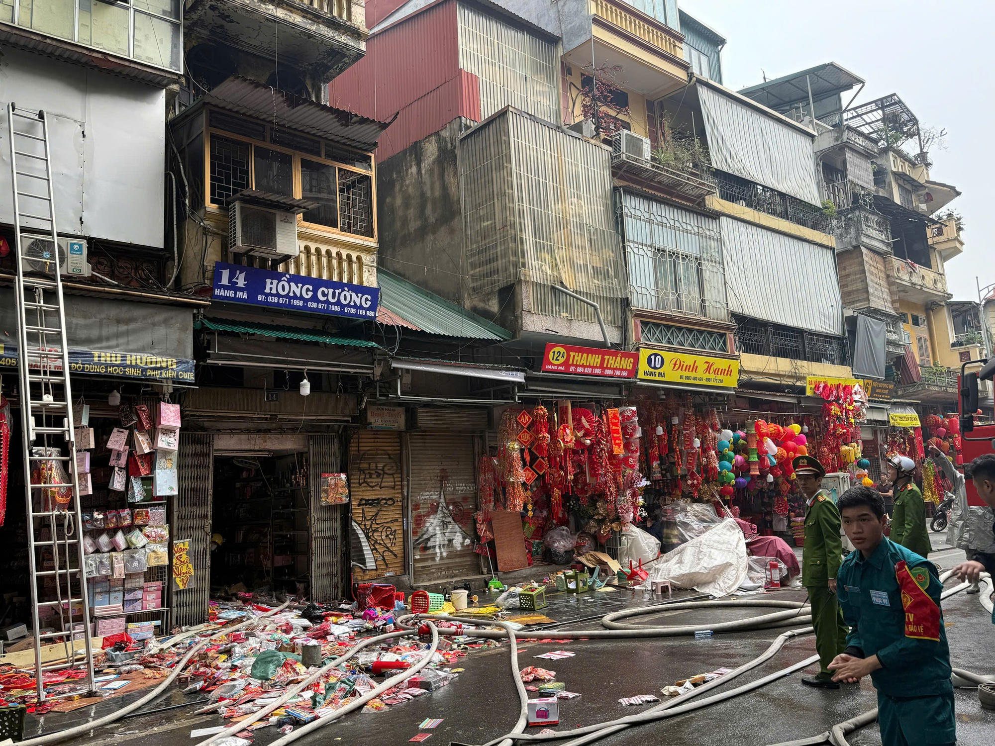 Cháy nhà hàng mã: Người phụ nữ nhảy từ tầng cao bị thương nặng - Ảnh 2.