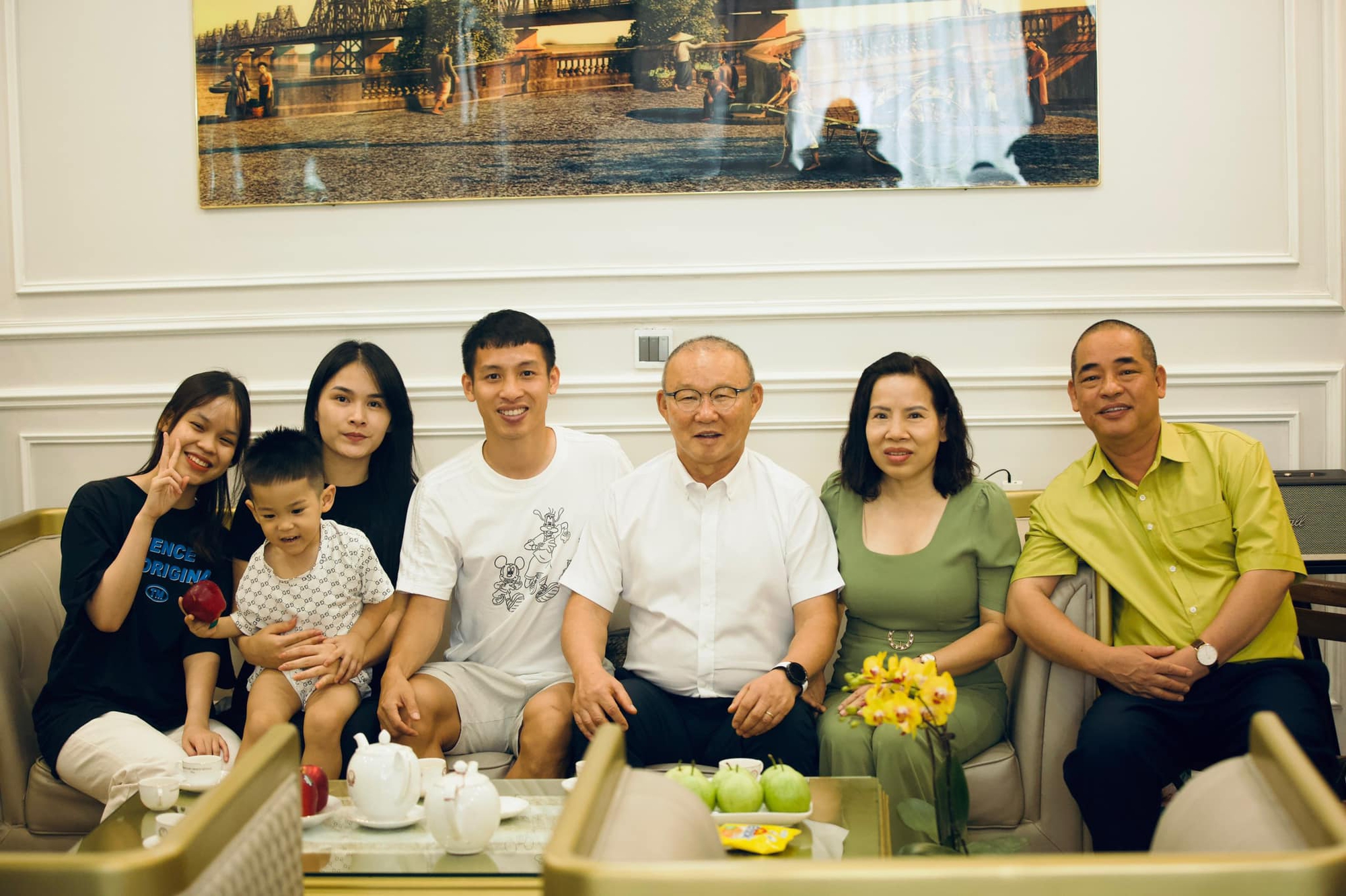 Đoàn Văn Hậu cùng loạt tuyển thủ xây biệt thự chục tỷ năm 2025, nhưng sổ đỏ phố cổ của Duy Mạnh mới oách!- Ảnh 15.