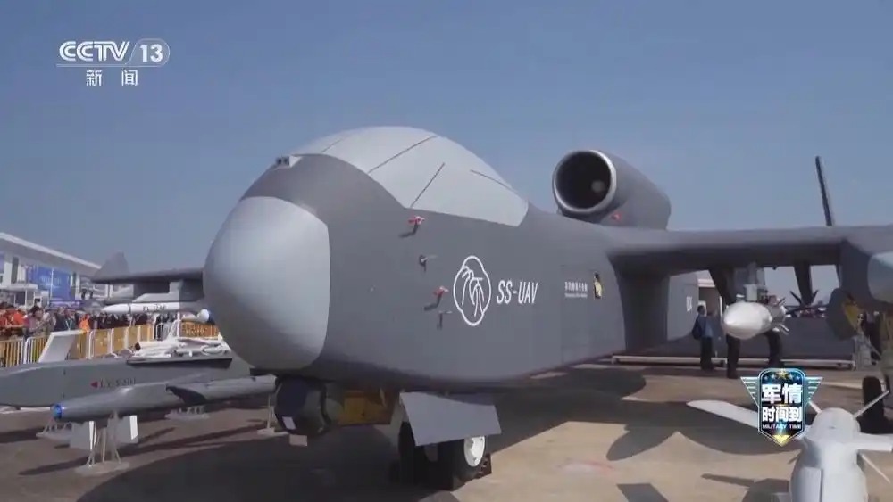 “Tàu sân bay trên không” của Trung Quốc lộ diện sức mạnh: Đòn bầy đàn chốt hạ mục tiêu từ 9 tầng mây - Ảnh 3. “Tàu sân bay trên không” của Trung Quốc lộ diện sức mạnh: Đòn bầy đàn chốt hạ mục tiêu từ 9 tầng mây - Ảnh 3.