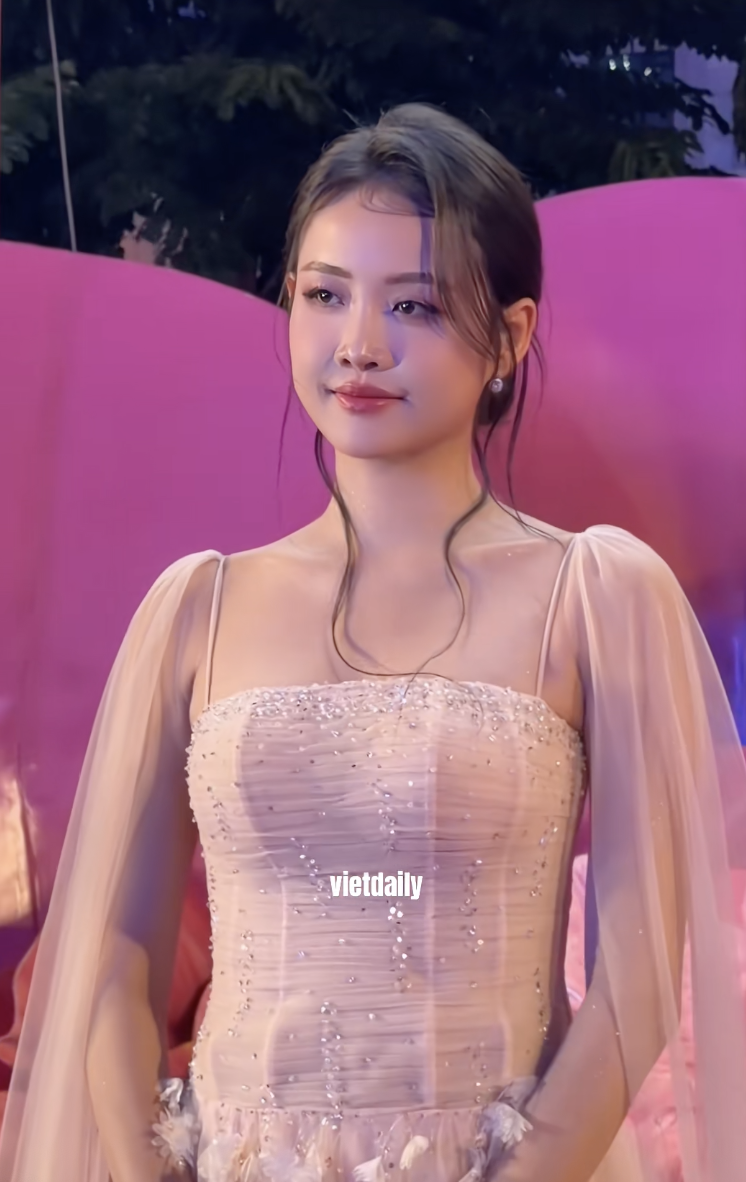 Chuyện gì đã xảy ra với Trương Mỹ Nhân - vợ Phí Ngọc Hưng?- Ảnh 1. Chuyện gì đã xảy ra với Trương Mỹ Nhân - vợ Phí Ngọc Hưng?- Ảnh 1.