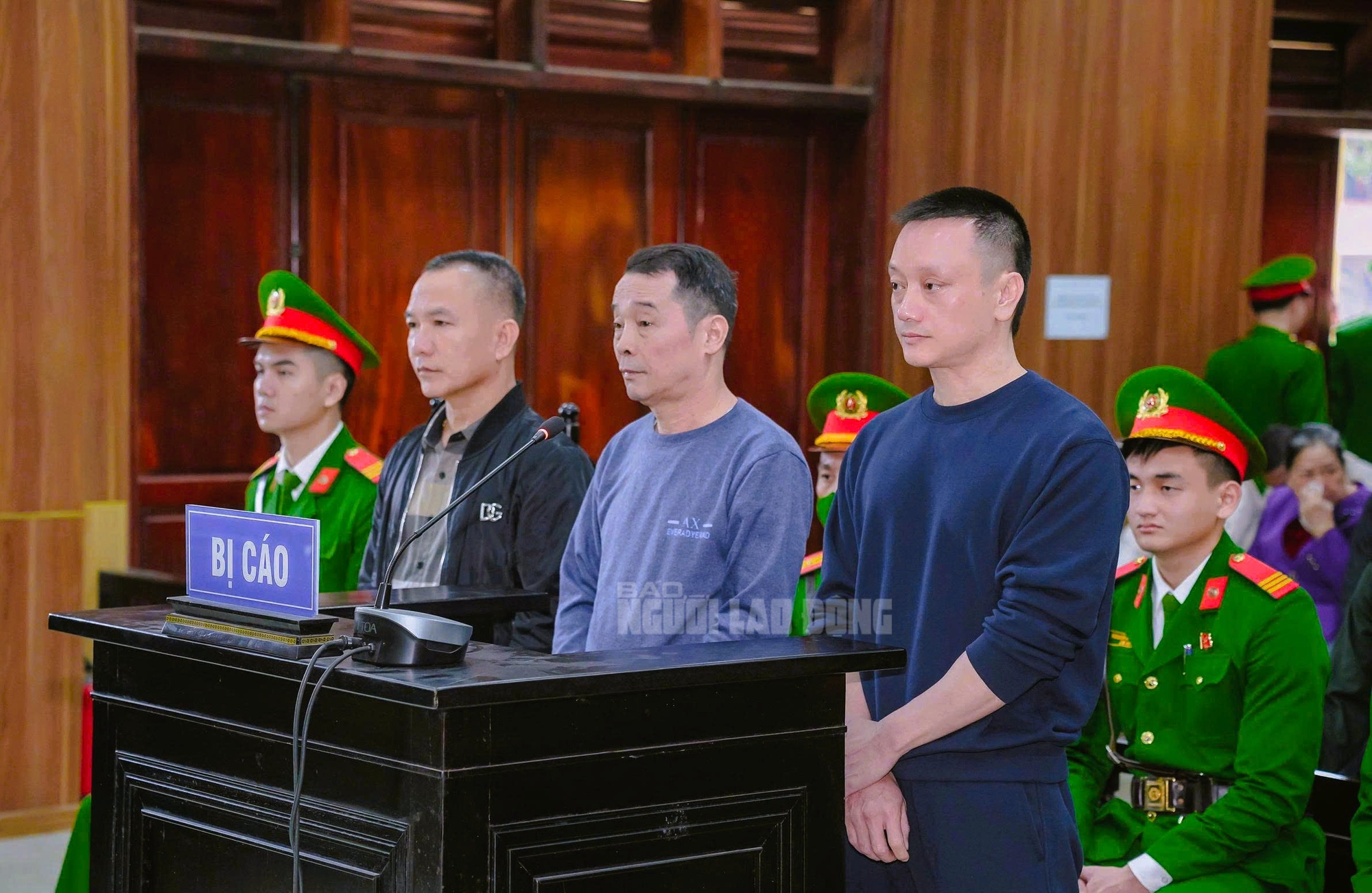 Trùm giang hồ Vi ngộ bị tuyên phạt 3 năm tù vì Đưa hối lộ và Đánh bạc - Ảnh 1. Trùm giang hồ Vi ngộ bị tuyên phạt 3 năm tù vì Đưa hối lộ và Đánh bạc - Ảnh 1.