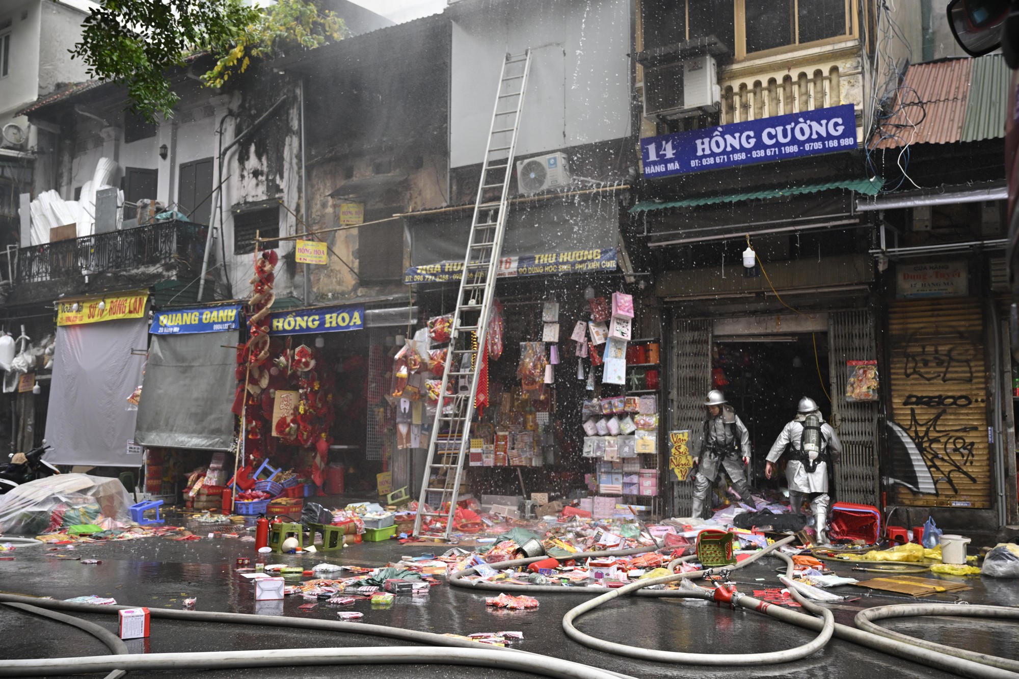 Hà Nội: Cháy lớn trên phố Hàng Mã ngày cuối năm- Ảnh 6.