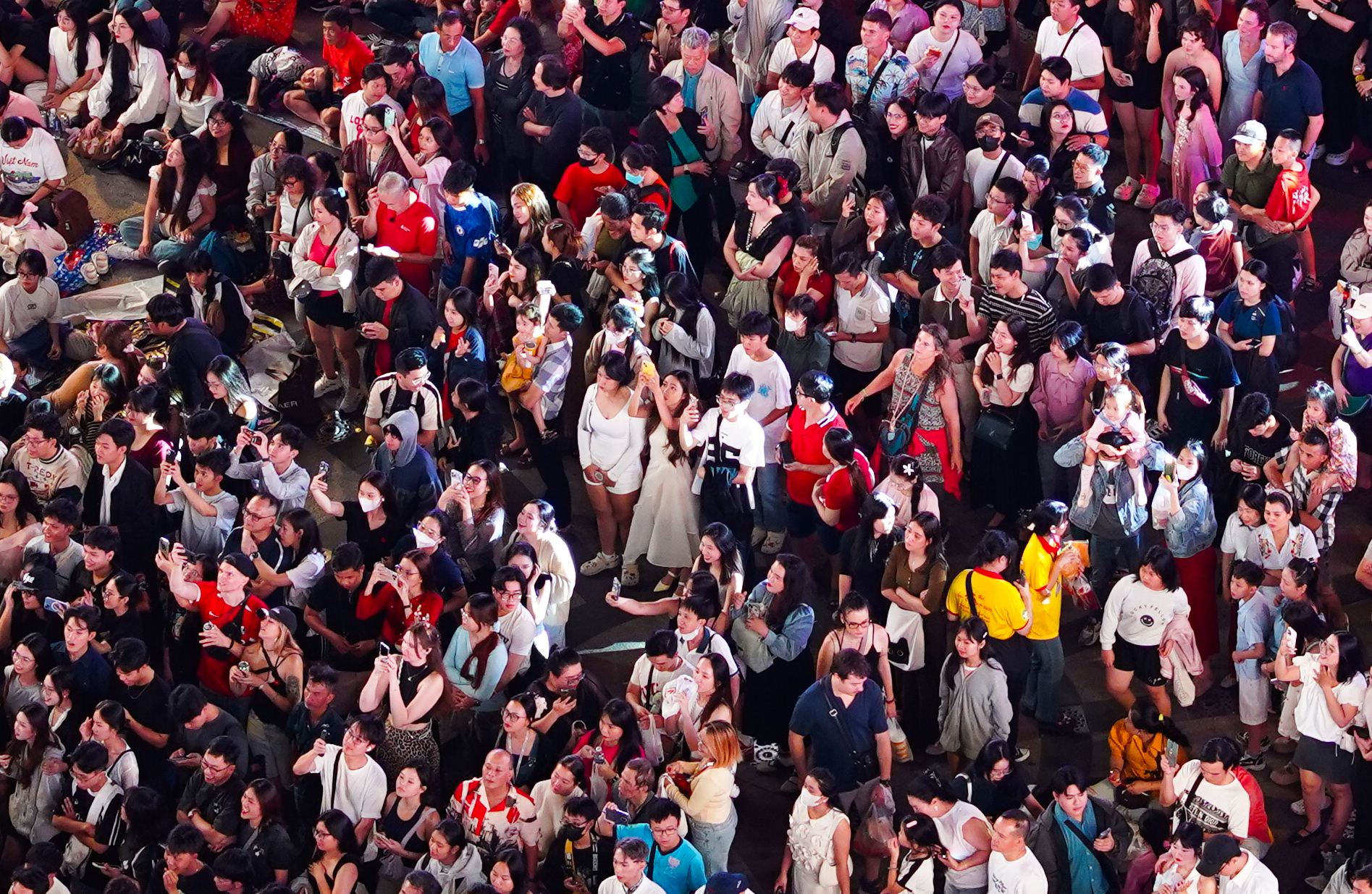 H&igrave;nh ảnh g&acirc;y cho&aacute;ng tại Hồ Gươm d&ugrave; mới 21h ng&agrave;y cuối năm- Ảnh 13.