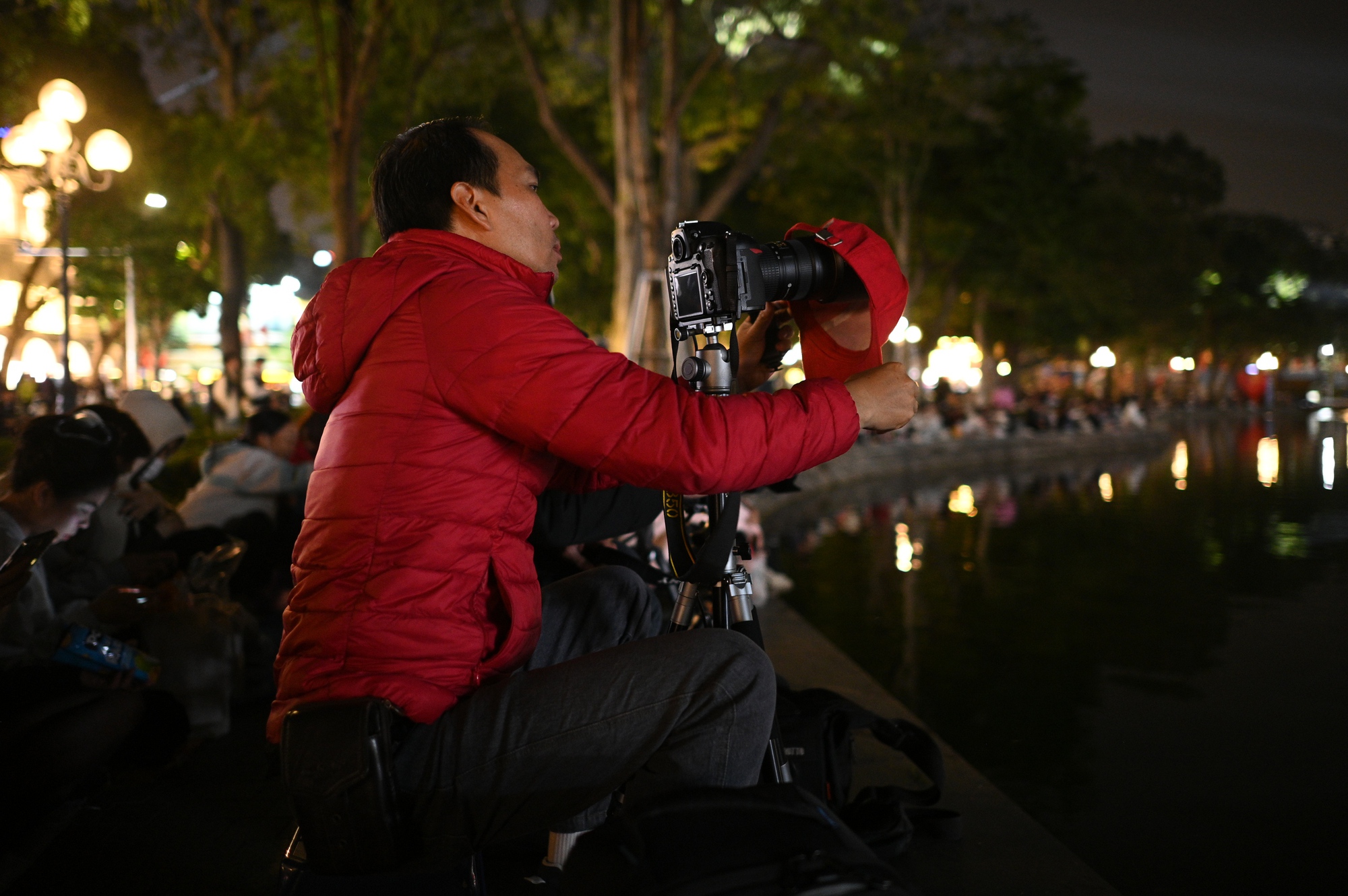 H&igrave;nh ảnh g&acirc;y cho&aacute;ng tại Hồ Gươm d&ugrave; mới 21h ng&agrave;y cuối năm- Ảnh 22.