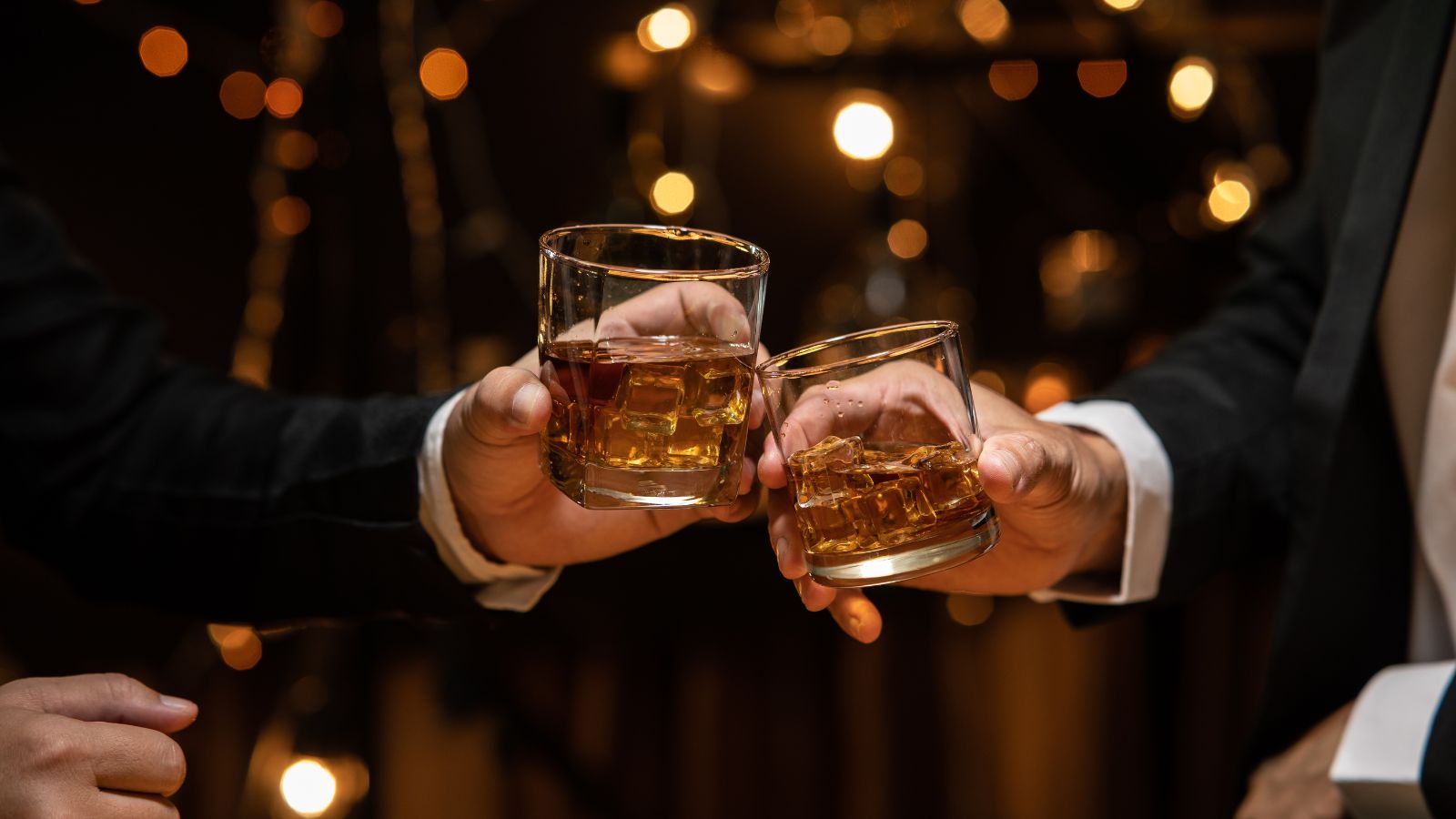 Năm mới vui đến mấy cũng đừng uống rượu v&agrave;o thời điểm n&agrave;y kẻo "rước họa v&agrave;o th&acirc;n" - Ảnh 1.