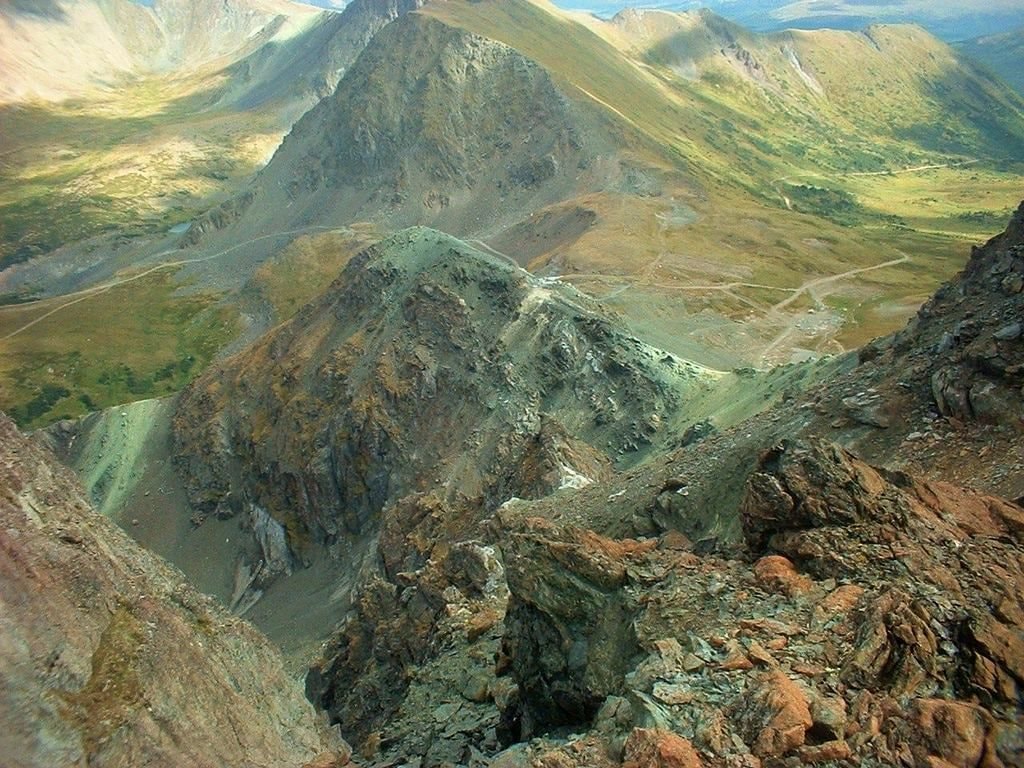 Ph&aacute;t hiện mỏ ngọc b&iacute;ch trải d&agrave;i 1.300 km tại l&aacute;ng giềng Việt Nam- Ảnh 1.