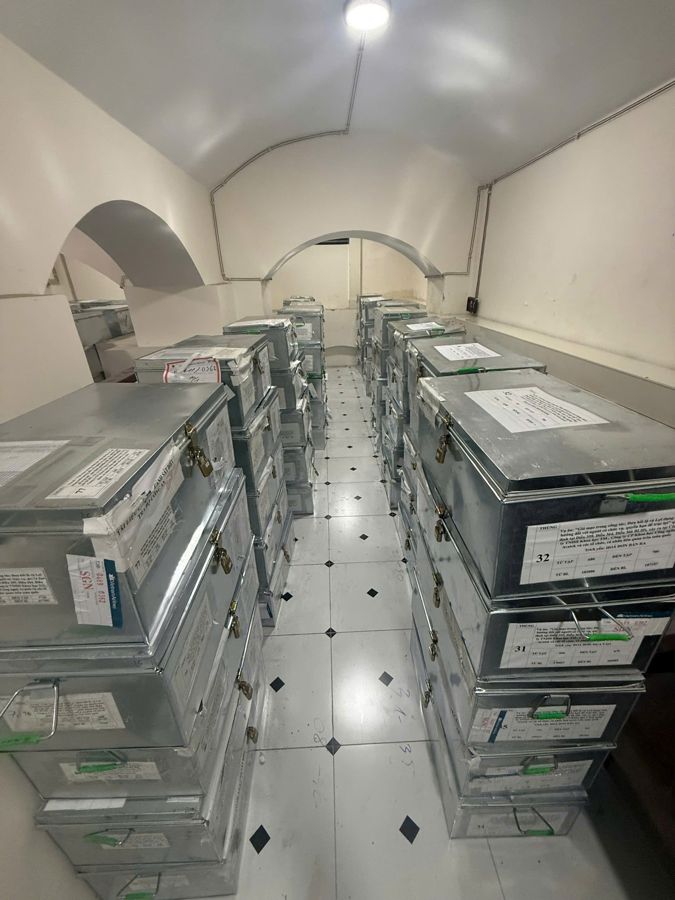 Kho t&agrave;i liệu chứa 1,5 triệu b&uacute;t lục vụ &aacute;n li&ecirc;n quan c&ocirc;ng ty kiểm định sữa giả Hiup, kẹo Kera - Ảnh 3.