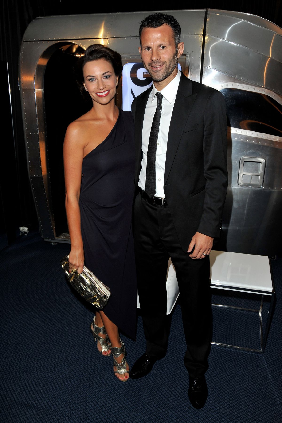 Biểu tượng MU "tòm tem" vợ em trai, "cặp kè" Hoa hậu, ly hôn đến với người mới vẫn ngoại tình với 8 phụ nữ - Ảnh 2.