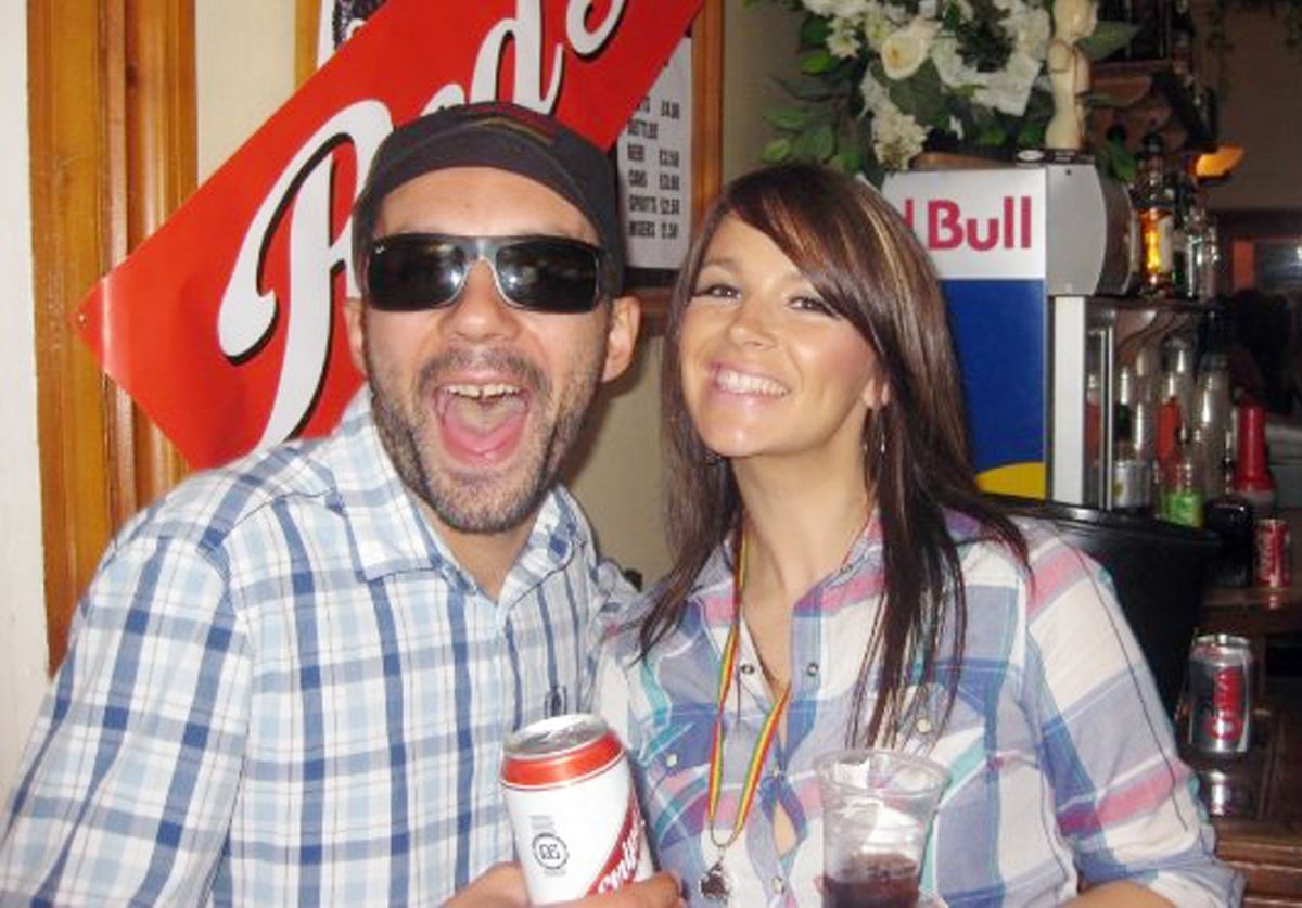 Biểu tượng MU "tòm tem" vợ em trai, "cặp kè" Hoa hậu, ly hôn đến với người mới vẫn ngoại tình với 8 phụ nữ - Ảnh 3.