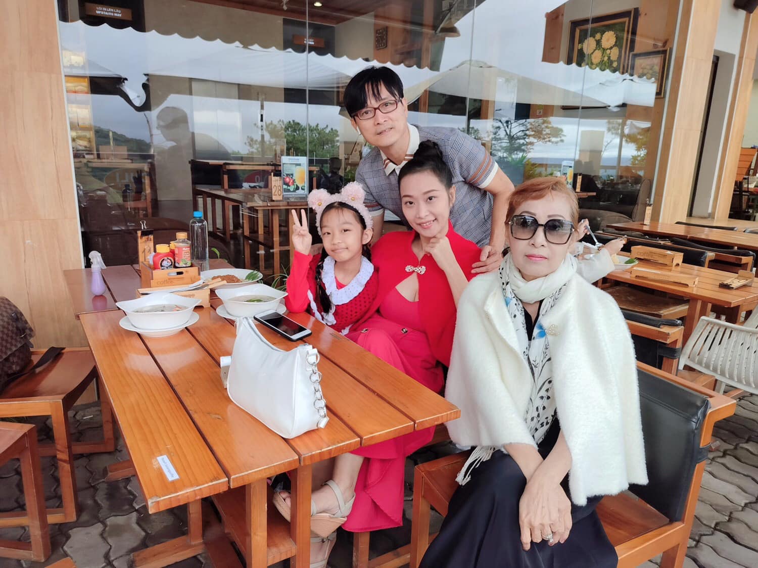 “Biểu tượng gợi cảm” một thời: 8 năm ở ẩn, chuyển về biệt thự 400 m2 tại Đà Lạt để chữa bệnh - Ảnh 6.