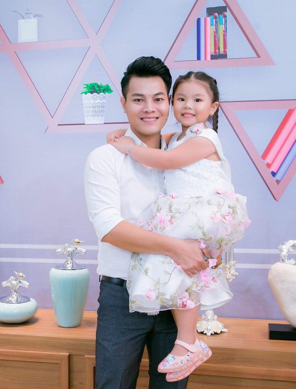 Bình Tinh chia tay bạn trai sau gần 20 năm chung sống như vợ chồng, có con chung - Ảnh 3.