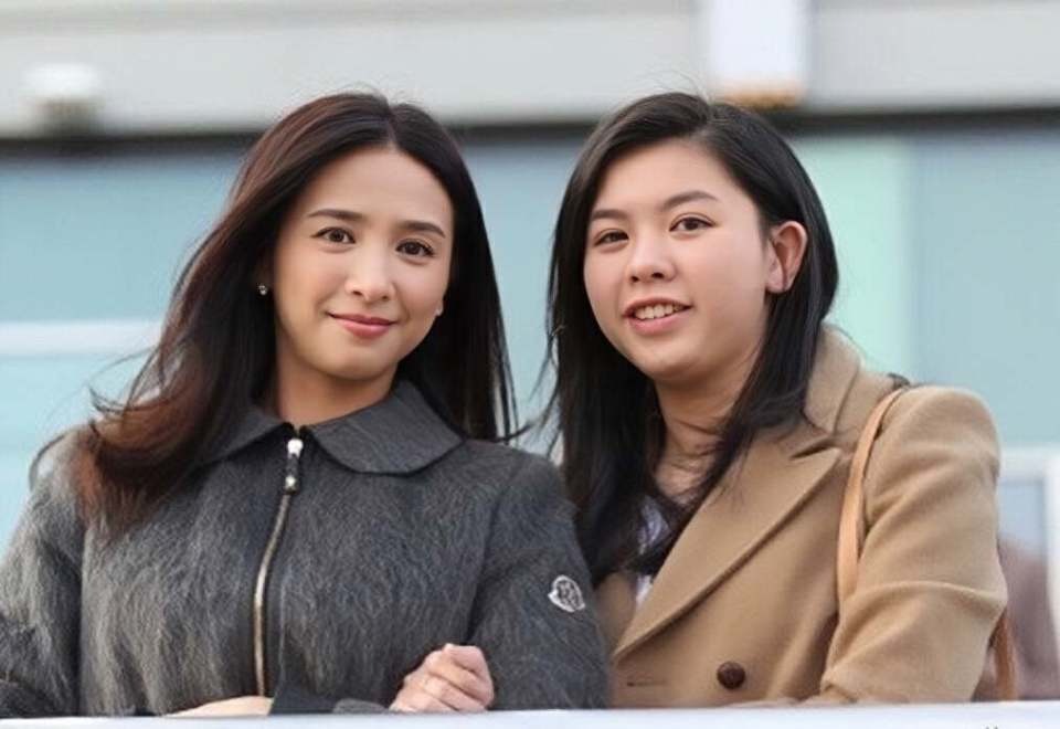 Ông xã và cha chồng đại gia của 1 Á hậu hàng đầu lần lượt đột tử không rõ nguyên nhân- Ảnh 8. Ông xã và cha chồng đại gia của 1 Á hậu hàng đầu lần lượt đột tử không rõ nguyên nhân- Ảnh 8.