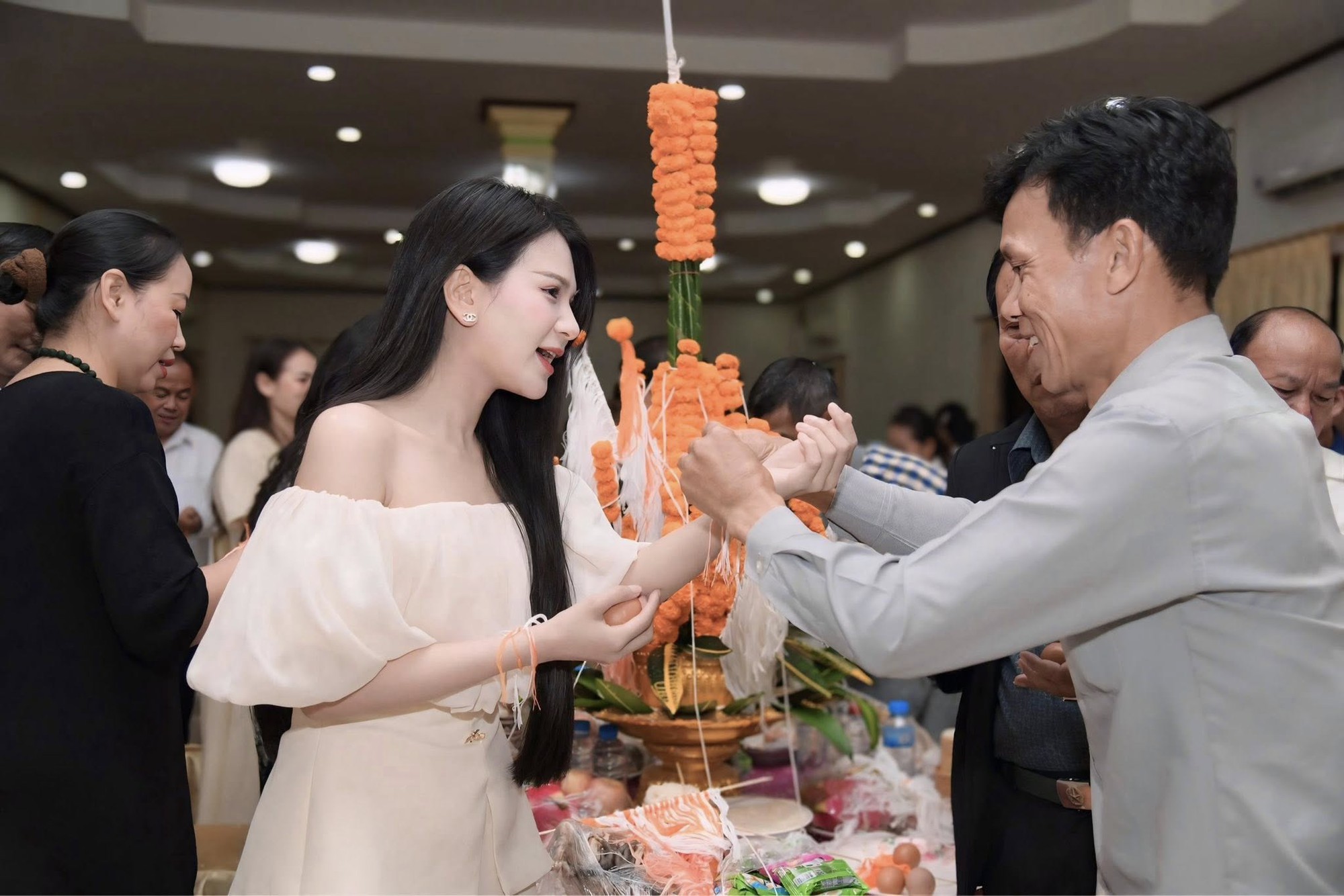 An Thu An gây sốt mạng xã hội Việt - Lào- Ảnh 3.