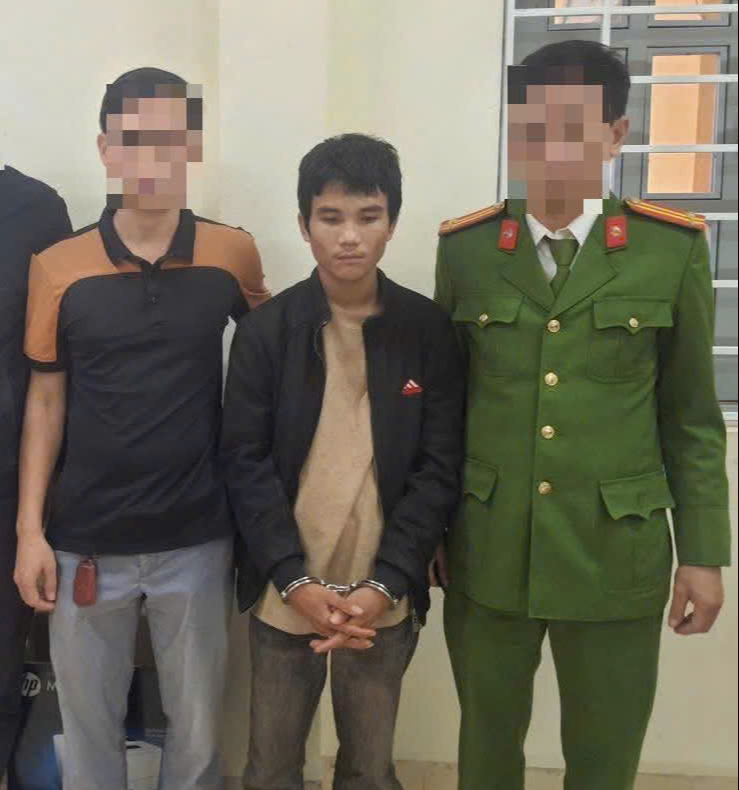 Bắt giữ Hồ A Phon: Đối tượng cướp giật tài sản bị truy nã tại Quảng Trị - Ảnh 1.