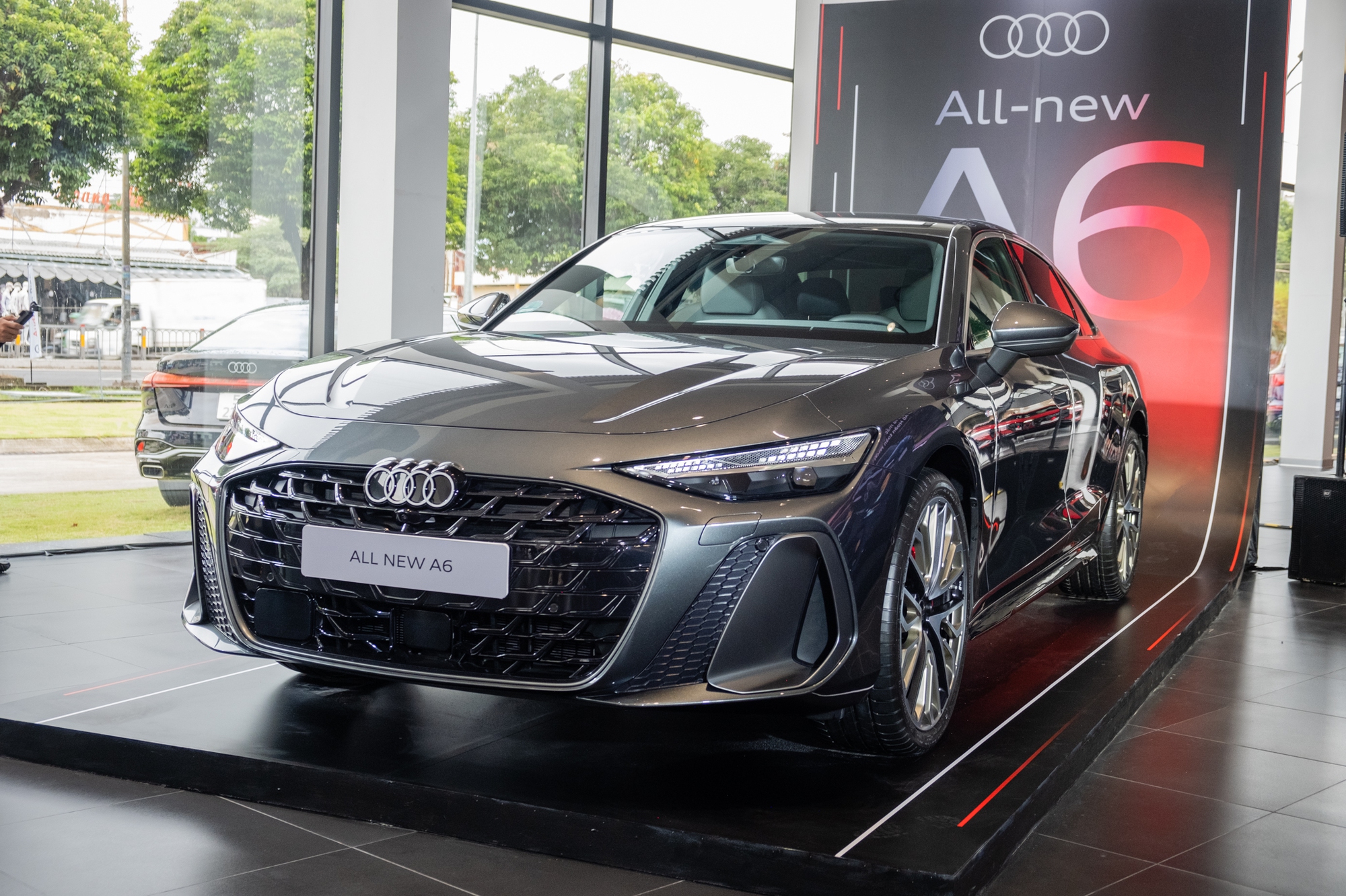 Audi A6 thế hệ mới ra mắt Việt Nam: Giá 2,799 tỷ, nhập Đức nhưng rẻ hơn E-Class và 5-Series bản 'full', đủ ADAS, 3 màn hình nội thất- Ảnh 6. Audi A6 thế hệ mới ra mắt Việt Nam: Giá 2,799 tỷ, nhập Đức nhưng rẻ hơn E-Class và 5-Series bản 'full', đủ ADAS, 3 màn hình nội thất- Ảnh 6.