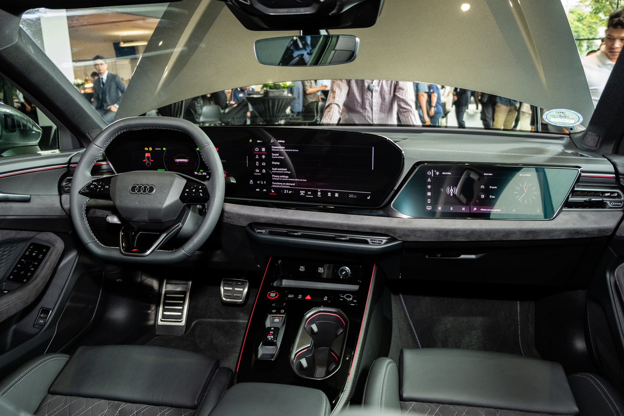 Audi A6 thế hệ mới ra mắt Việt Nam: Giá 2,799 tỷ, nhập Đức nhưng rẻ hơn E-Class và 5-Series bản 'full', đủ ADAS, 3 màn hình nội thất- Ảnh 5. Audi A6 thế hệ mới ra mắt Việt Nam: Giá 2,799 tỷ, nhập Đức nhưng rẻ hơn E-Class và 5-Series bản 'full', đủ ADAS, 3 màn hình nội thất- Ảnh 5.