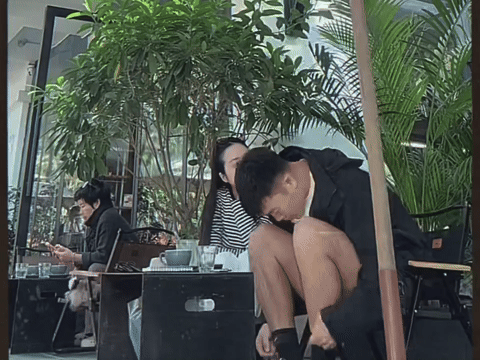 Vợ Giám đốc của Xuân Trường hiếm hoi lộ diện, phong thái tiểu thư Hà thành thay đổi cực lớn- Ảnh 1.