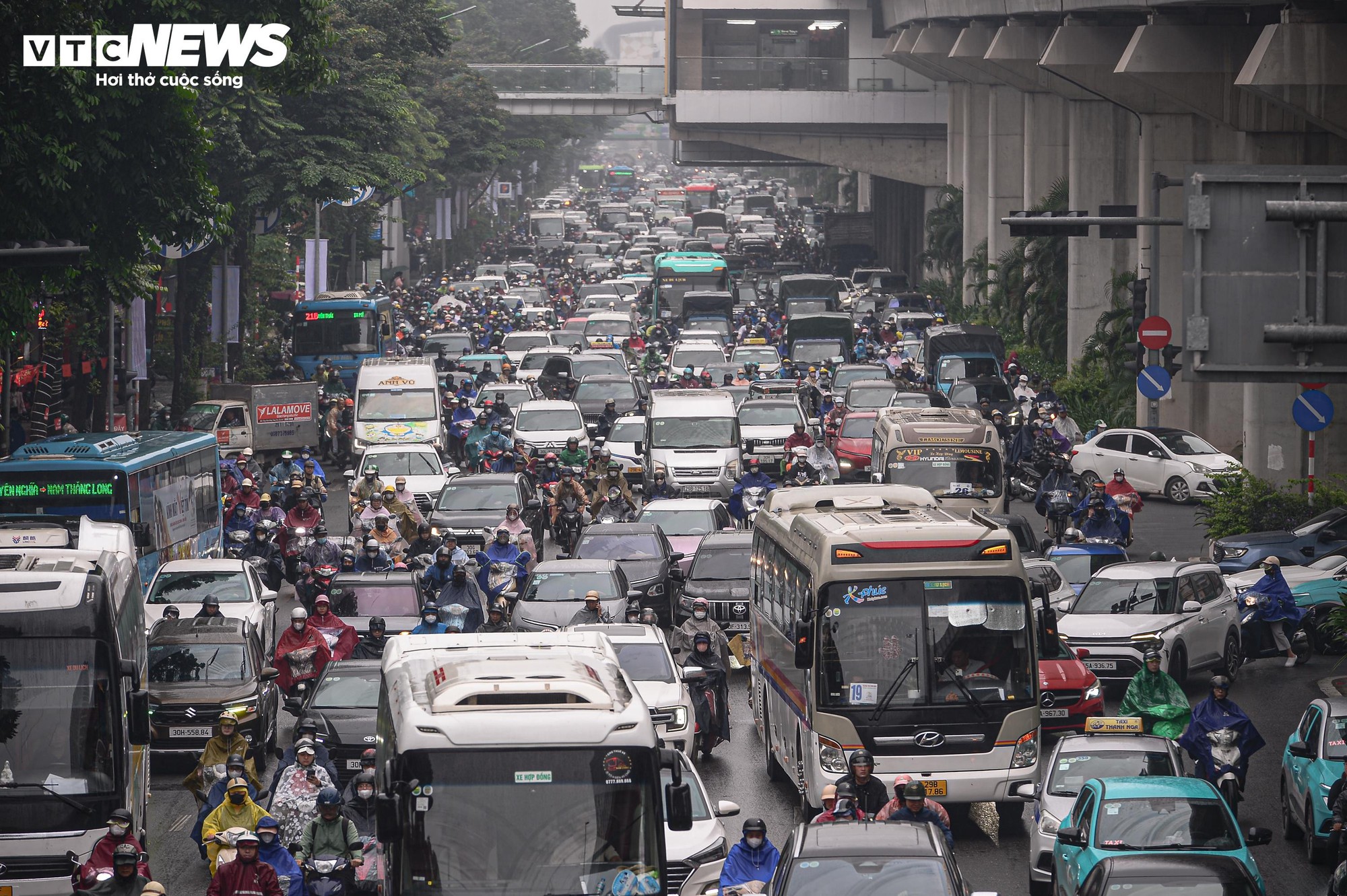 Ô nhiễm không khí Hà Nội: Thủ phạm và giải pháp từ TS Hoàng Dương Tùng - Ảnh 3.