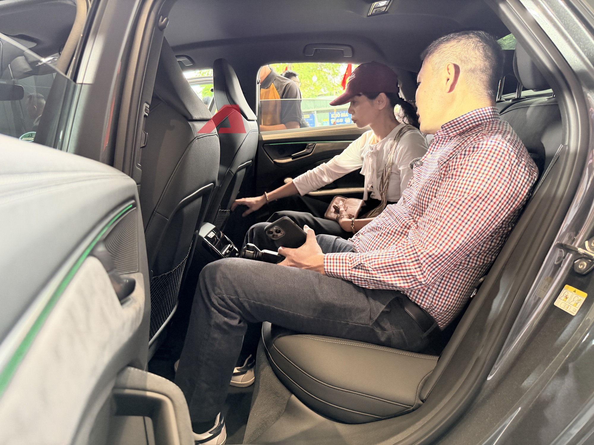 Audi A6 thế hệ mới ra mắt Việt Nam: Giá 2,799 tỷ, nhập Đức nhưng rẻ hơn E-Class và 5-Series bản 'full', đủ ADAS, 3 màn hình nội thất- Ảnh 18. Audi A6 thế hệ mới ra mắt Việt Nam: Giá 2,799 tỷ, nhập Đức nhưng rẻ hơn E-Class và 5-Series bản 'full', đủ ADAS, 3 màn hình nội thất- Ảnh 18.