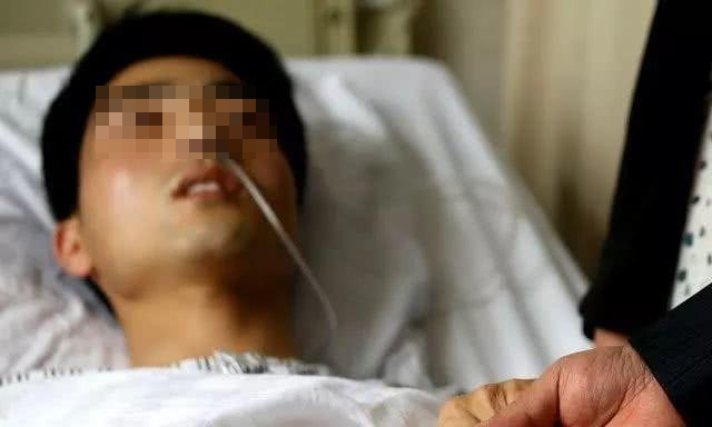 Chàng Trai 25 Tuổi Mắc Ung Thư Gan Vì Thói Quen Ăn Hải Sản Của Nhiều Người- Ảnh 1.