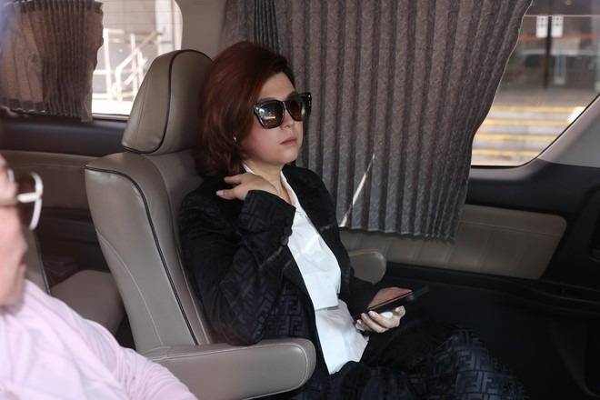 Pha giật chồng chấn động showbiz: Hoa hậu cướp ông xã đại gia của Á hậu ngay trước ngày cưới- Ảnh 8.