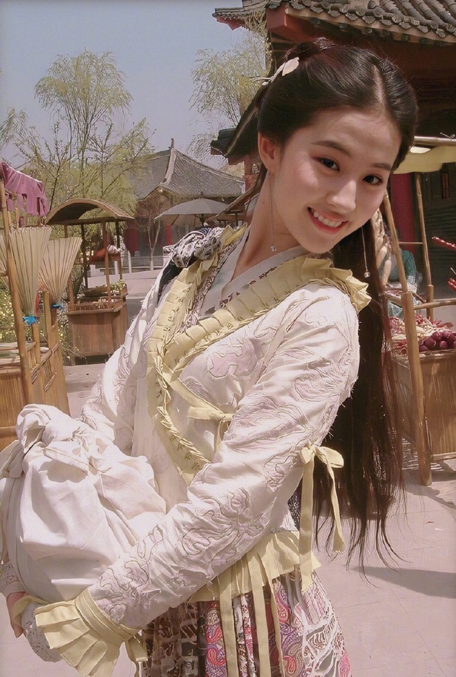 Khoảnh khắc khó tin của Lưu Diệc Phi năm 30 tuổi- Ảnh 11.