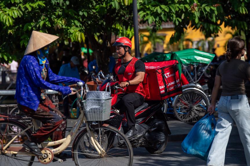 Đơn vị chuyển phát đẩy mạnh tiện ích giao nhận, miễn phí lấy hàng tận nơi dù chỉ một đơn - Ảnh 3.