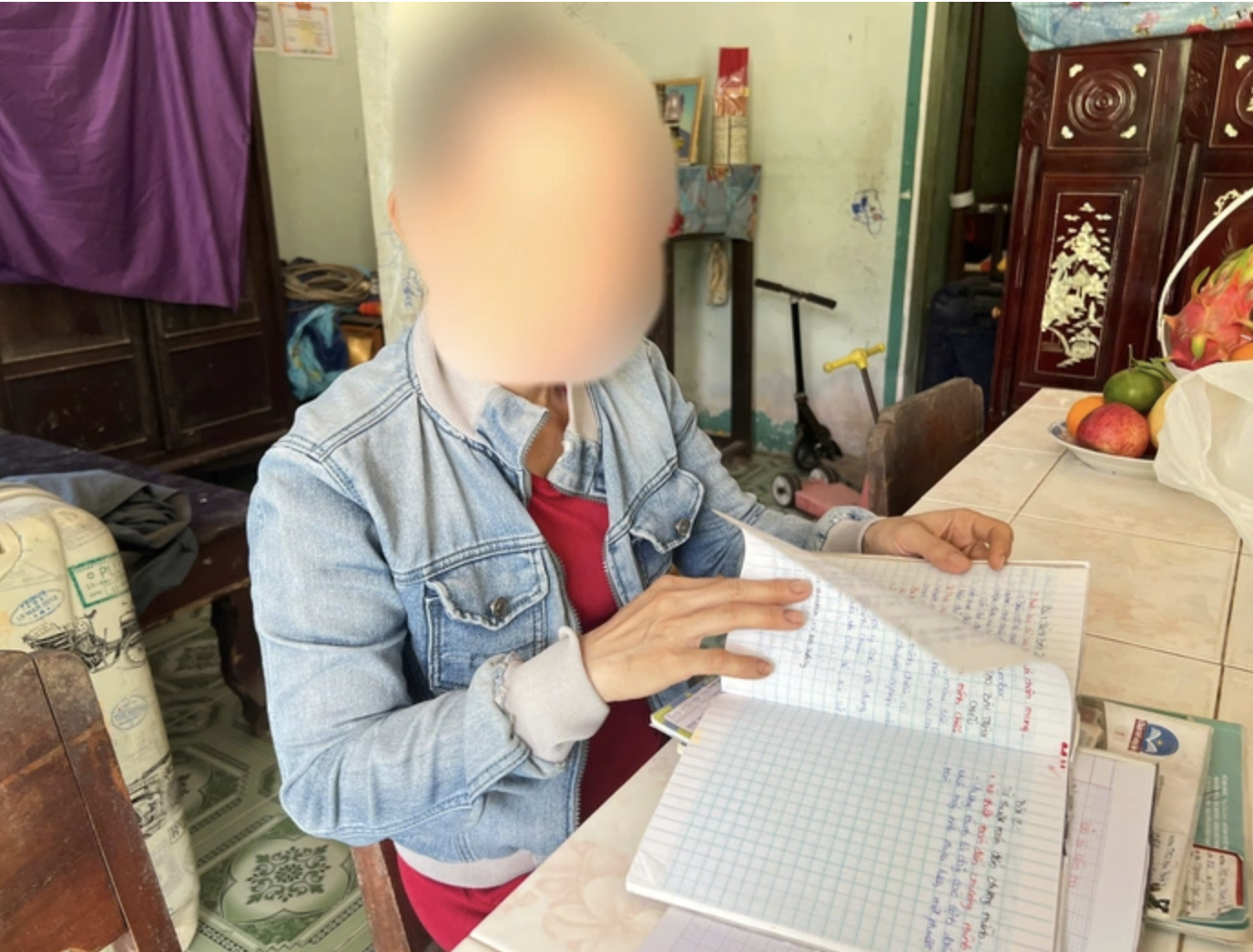 Tạm đình chỉ điều tra vụ nữ sinh tử vong ở Vĩnh Long: Diễn biến mới từ Công an - Ảnh 1.